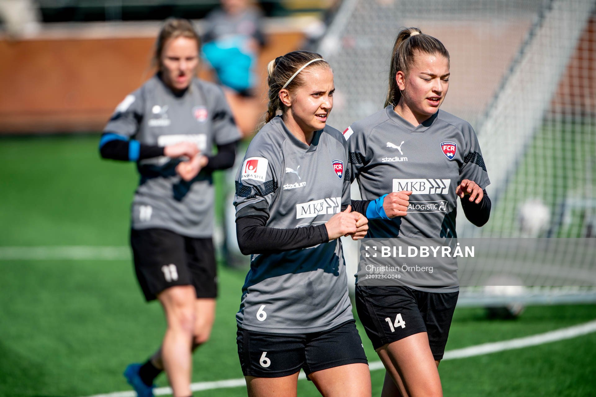 Ria Noora Minerva Öling och Charlotte Grant