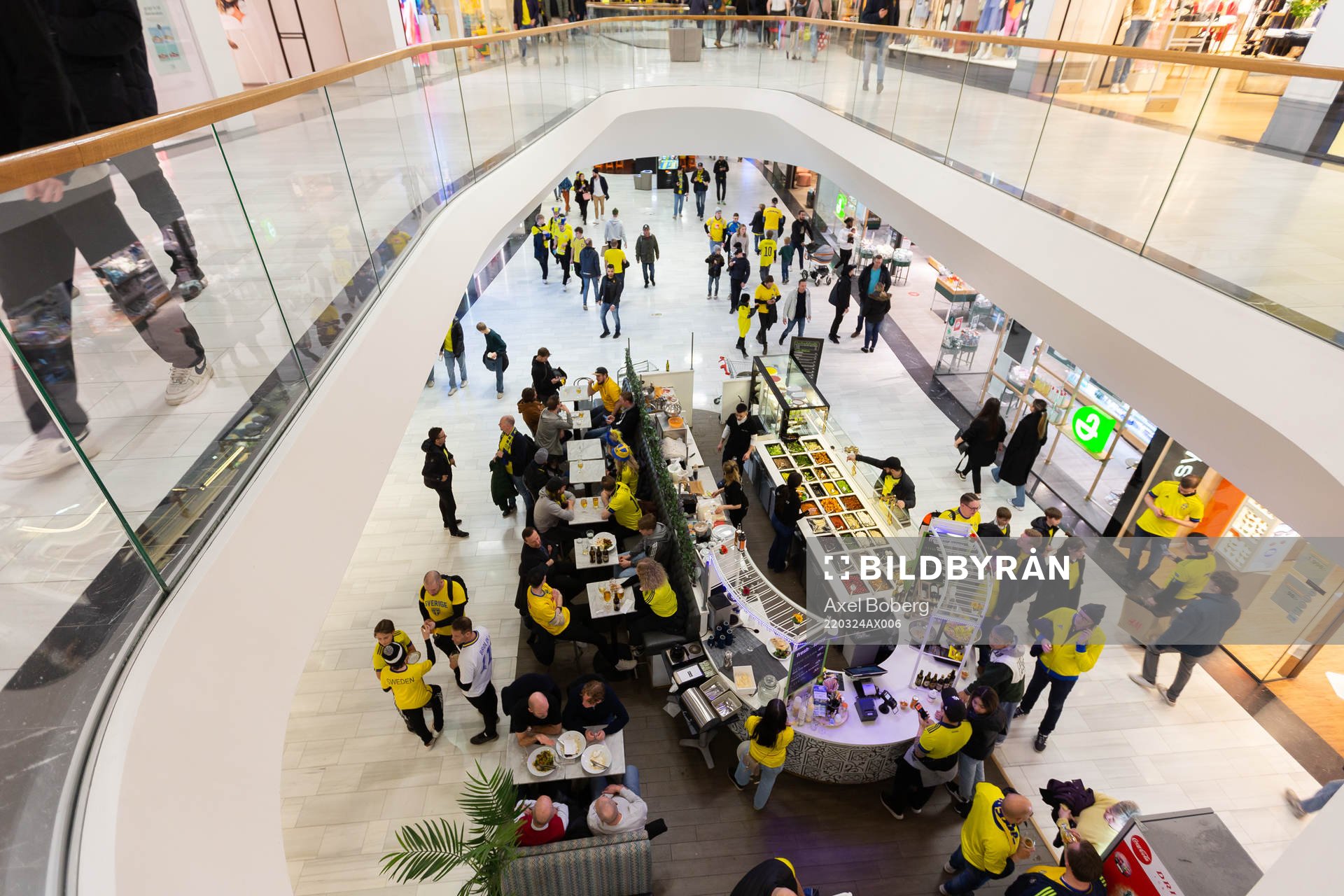 Supporters at Mall of Scandinavia