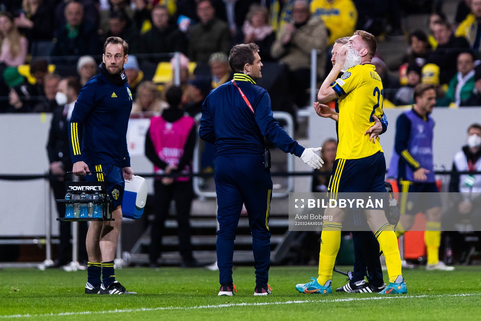 Dejan Kulusevski of Sweden with an ice pack against his