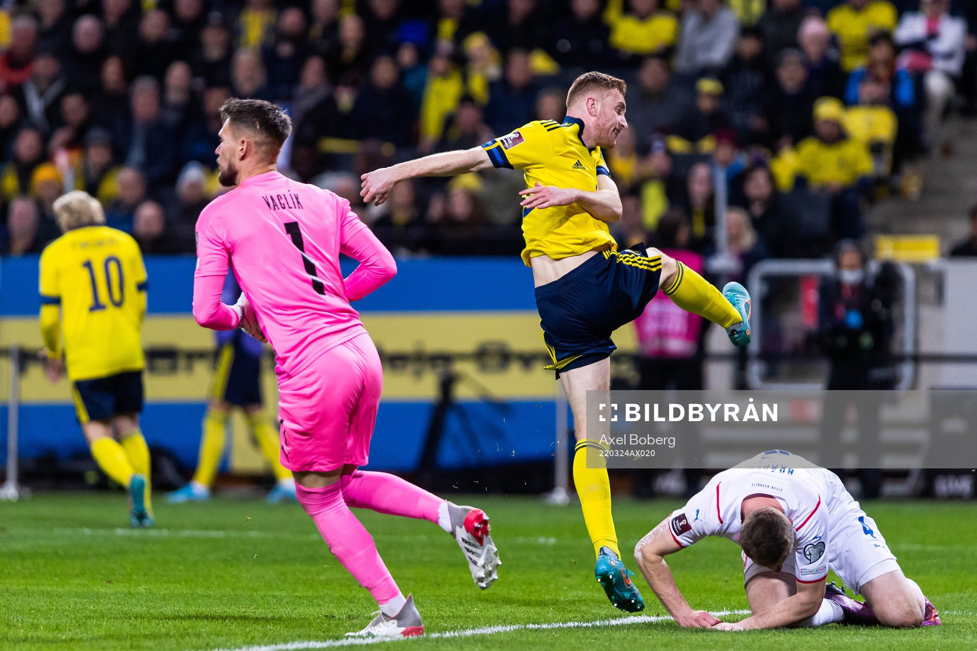Dejan Kulusevski of Sweden reacts