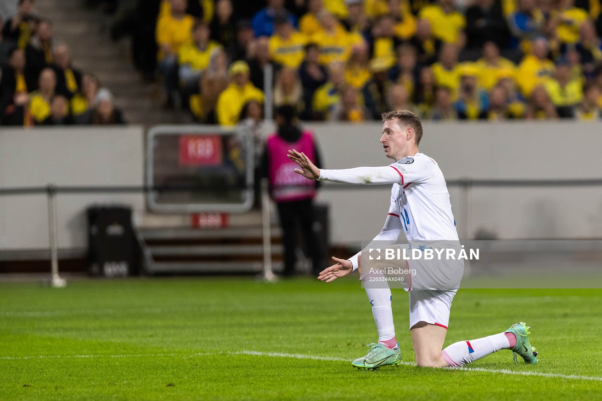 Jakub Jankto of Czech Republic looks dejected