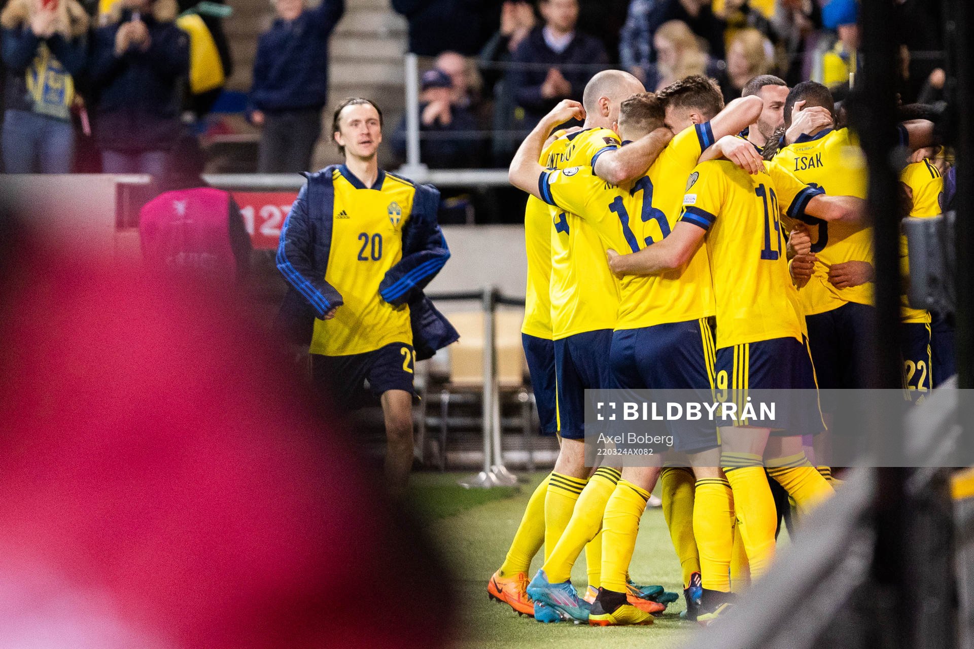 Jesper Karlström celebrates with teammates