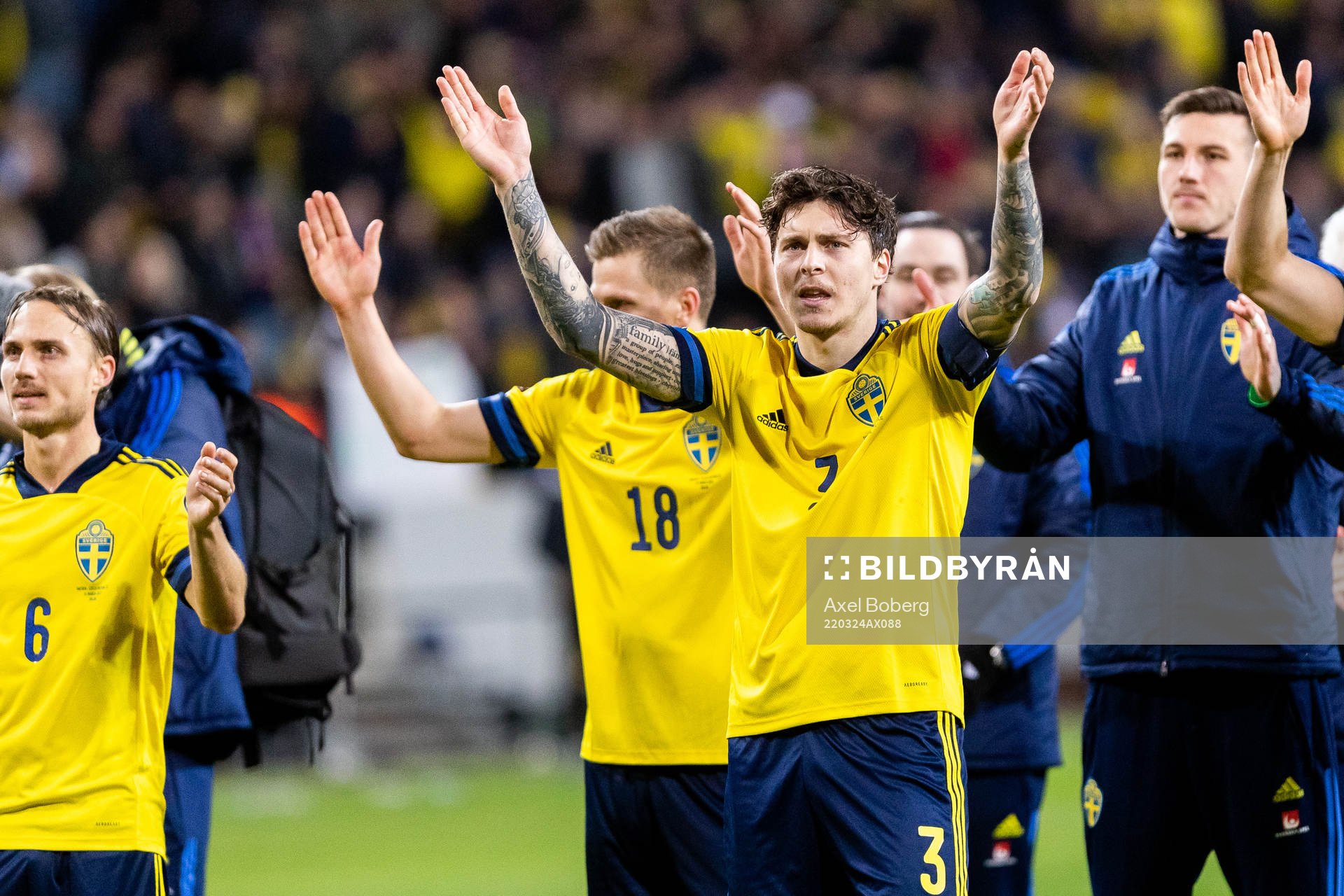 Victor Lindelöf of Sweden celebrates