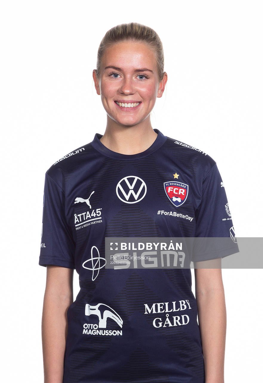 Rosengårds Olivia Lindstedt poserar för ett porträtt den 24 mars 2022 i Malmö.