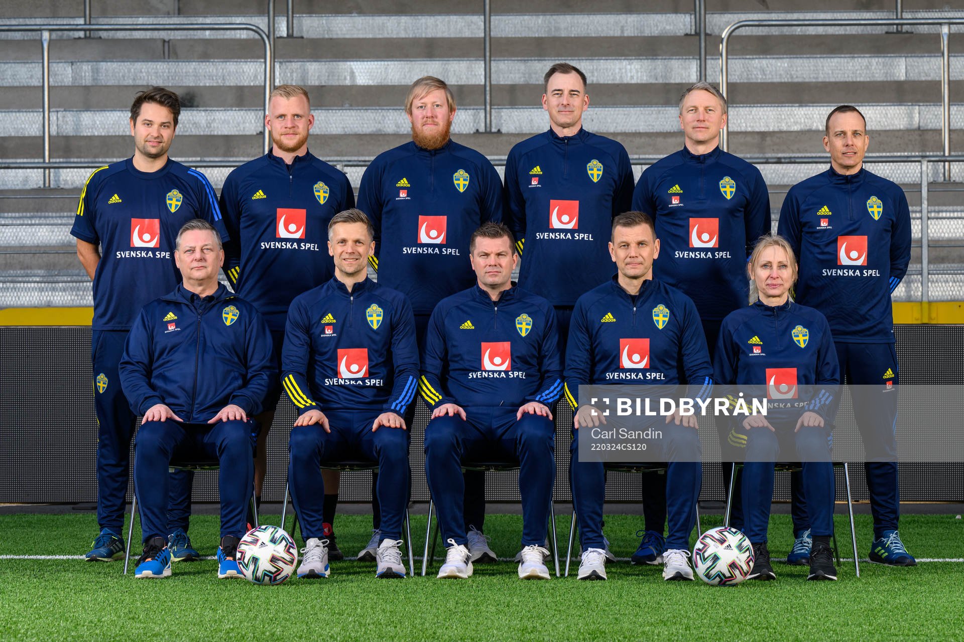 Sveriges ledare poserar på en gruppbild