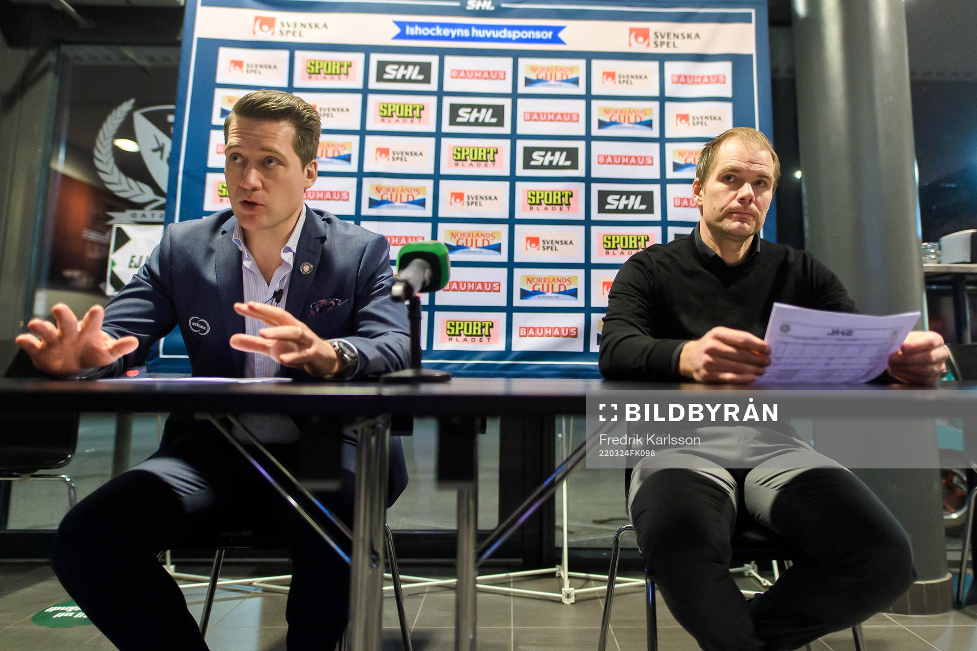 Växjös tränare Sam Hallam och Färjestads tränare Tomas