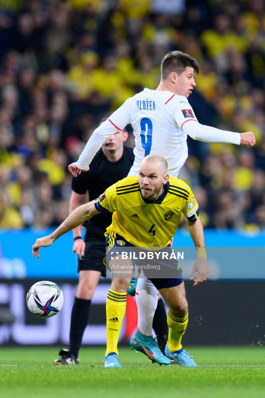 Adam Hlozek of Czech Republic and Marcus Danielson of Sweden