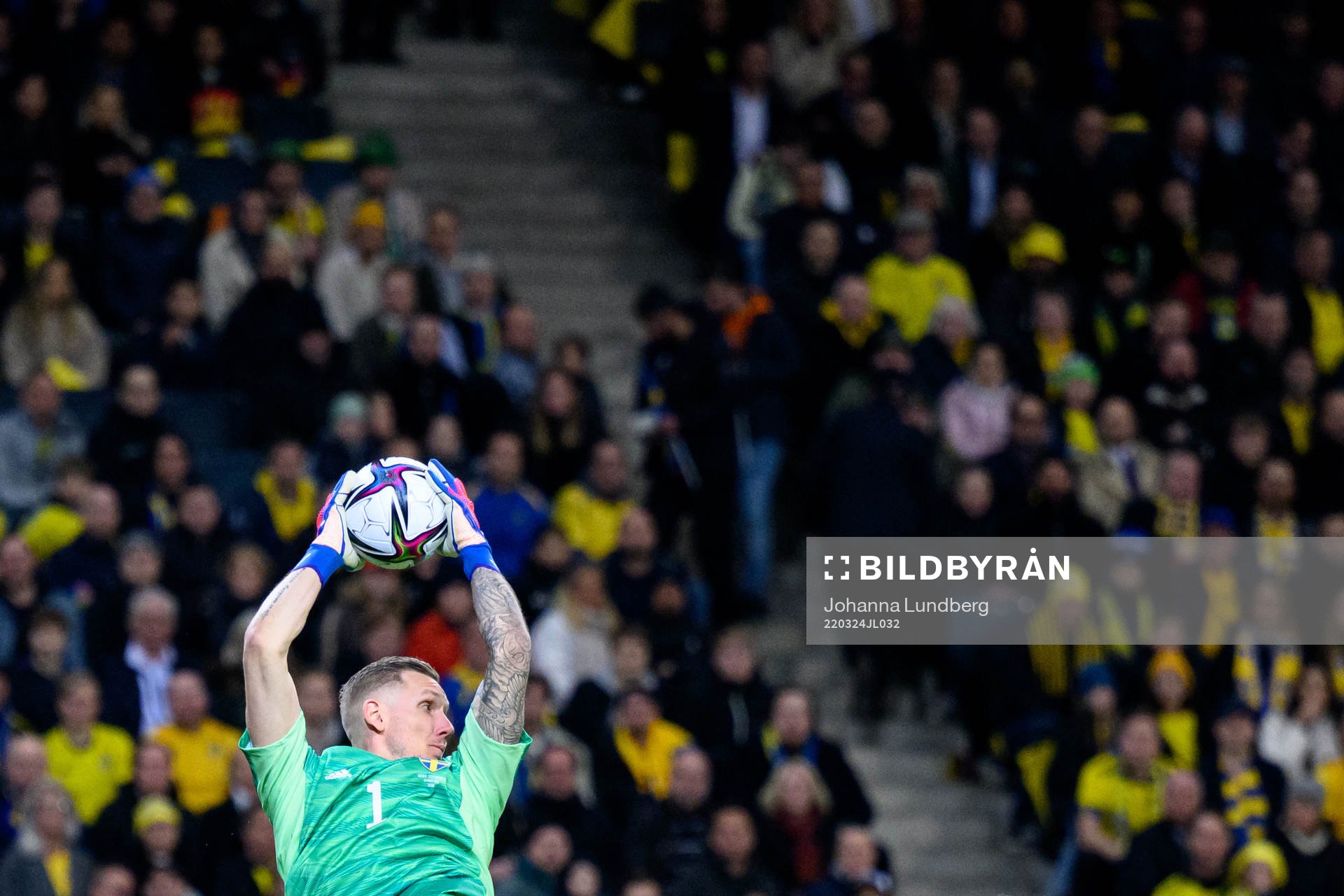 goalkeeper Robin Olsen of Sweden