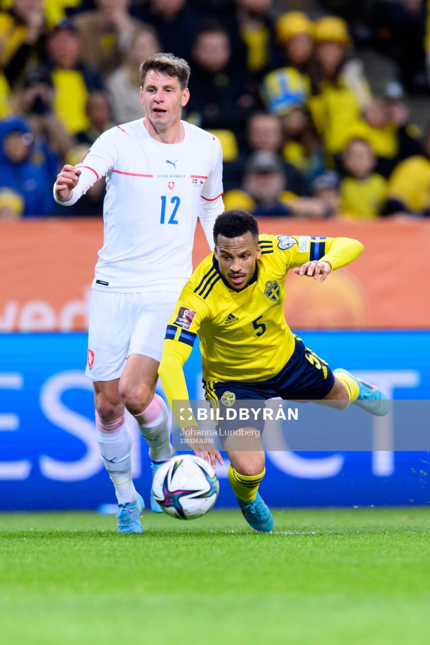 Lukas Masopust of Czech Republic and Martin Olsson of Sweden