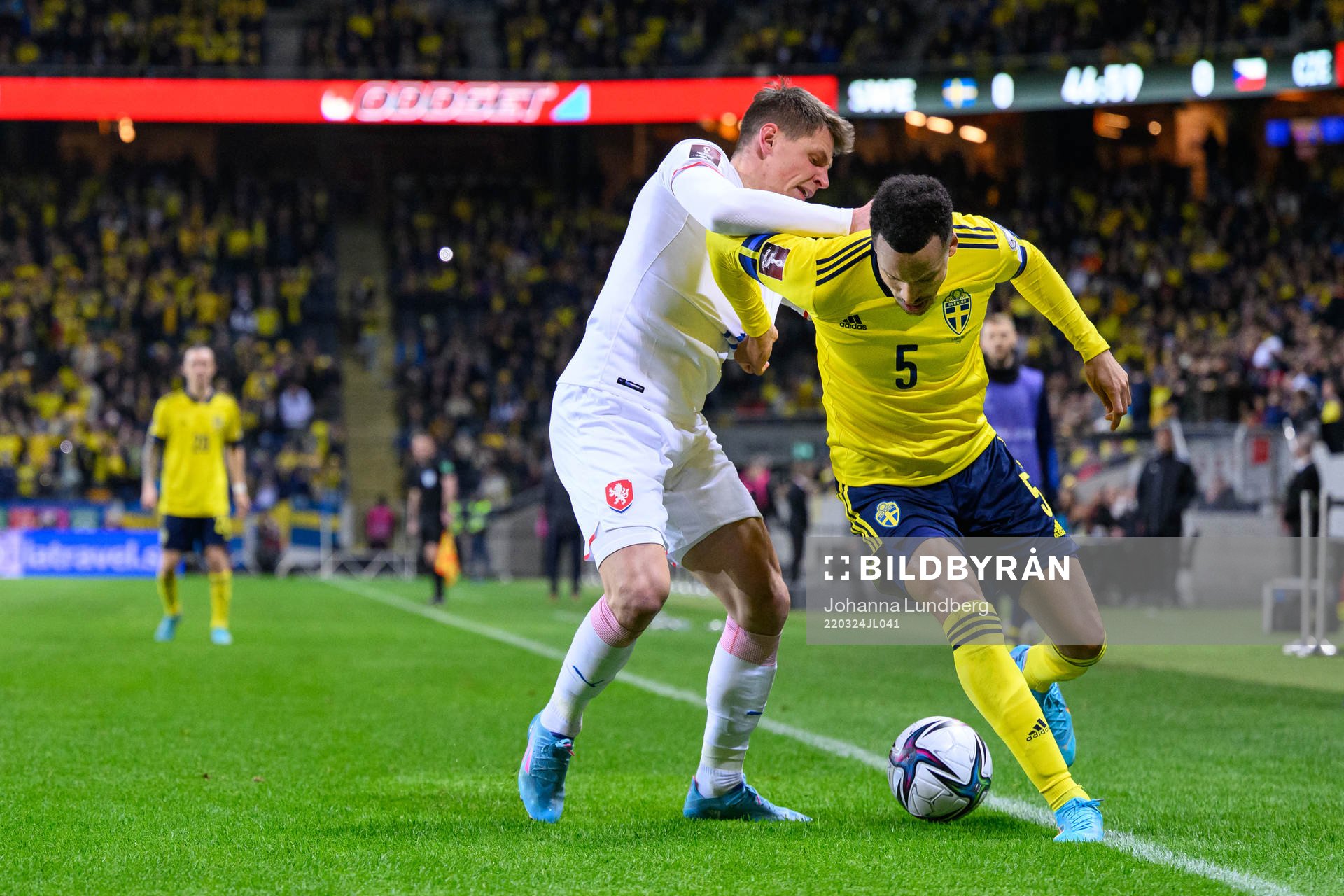 Lukas Masopust of Czech Republic and Martin Olsson of Sweden