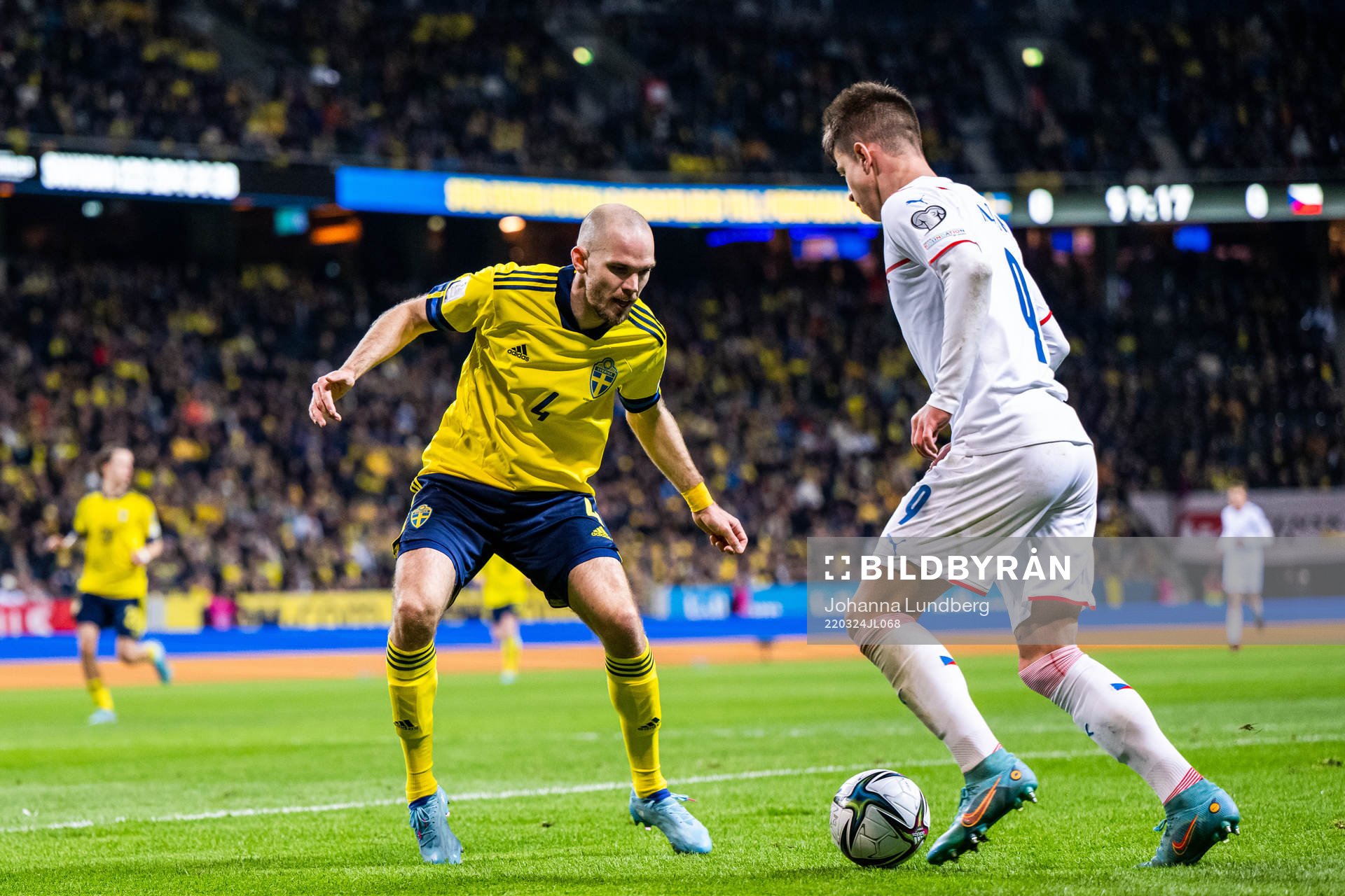 ≤s4<of Sweden and Adam Hlozek of Czech Republic