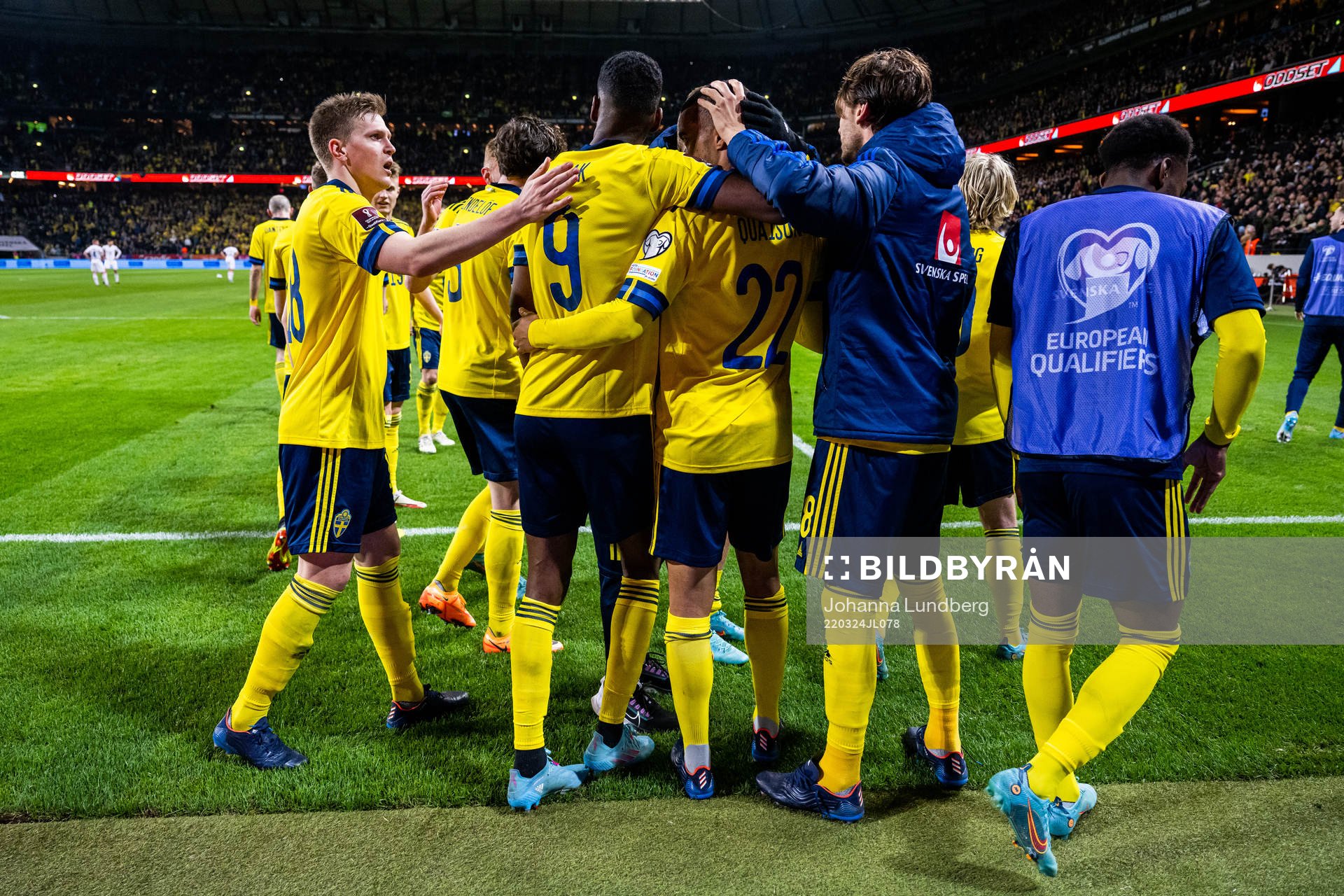 Robin Quaison of Sweden celebrates with team mates