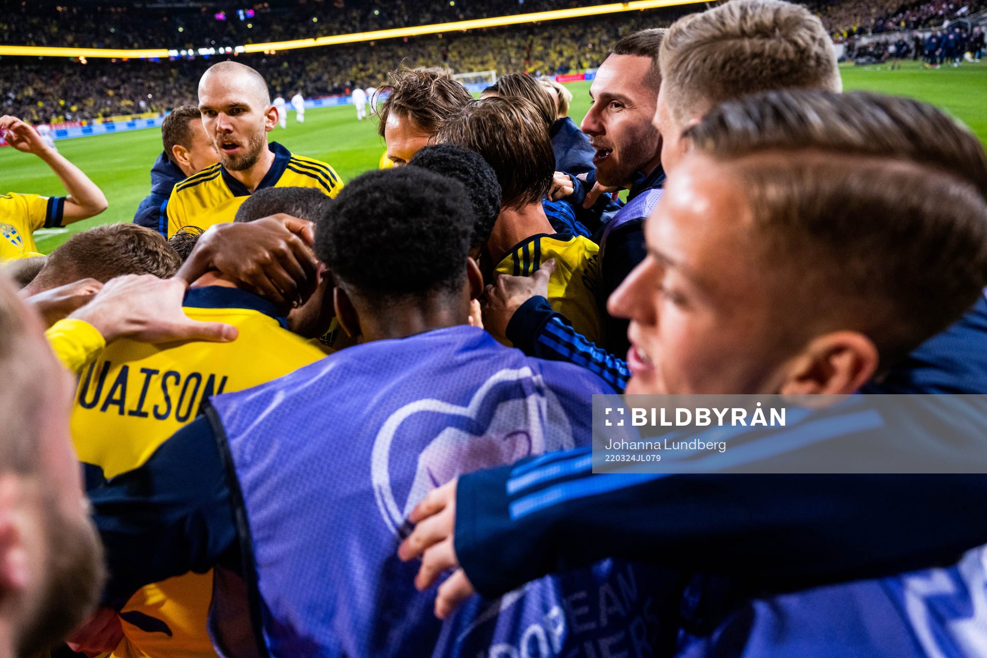 Robin Quaison of Sweden celebrates with team mates