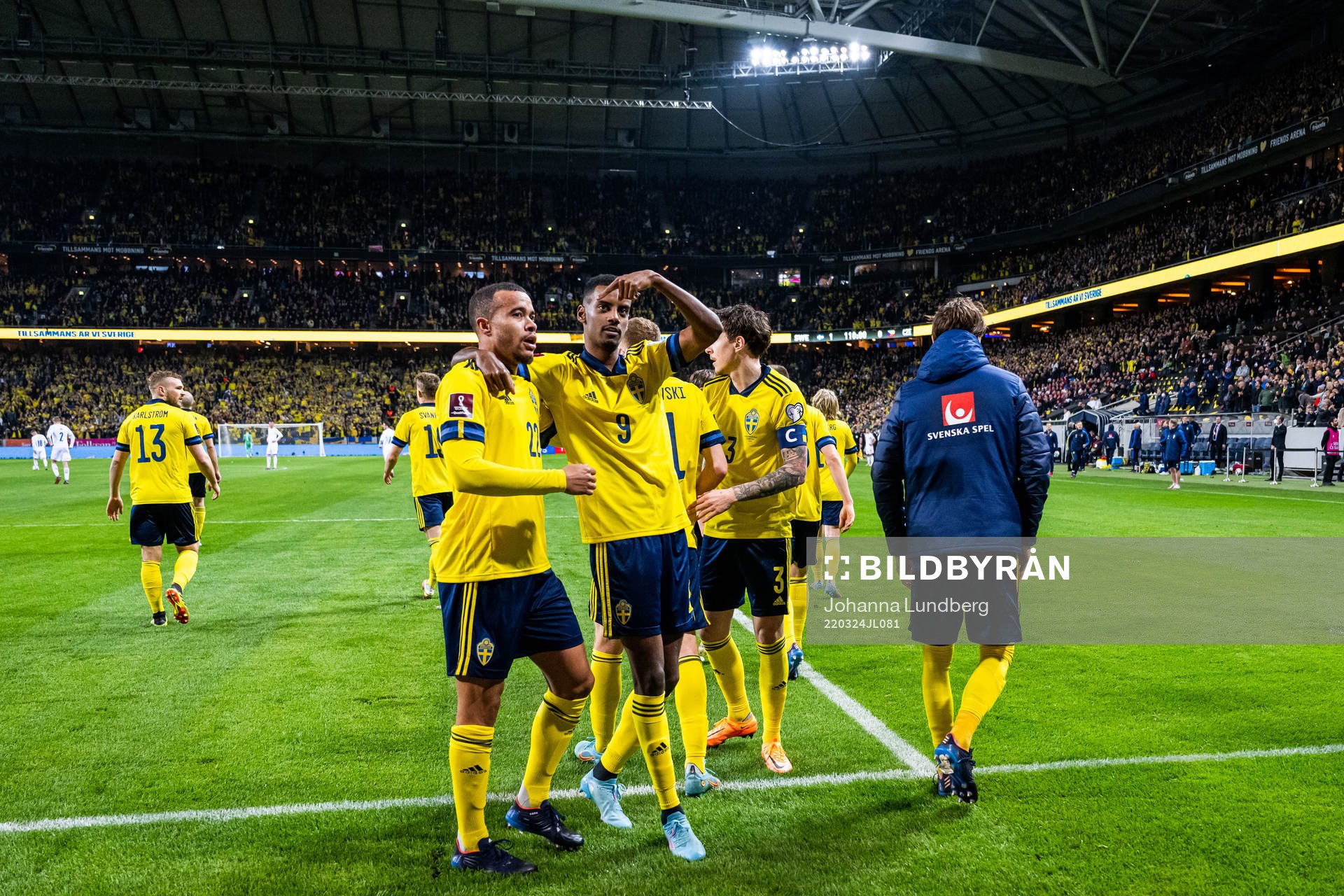 Robin Quaison of Sweden celebrates with Alexander Isak