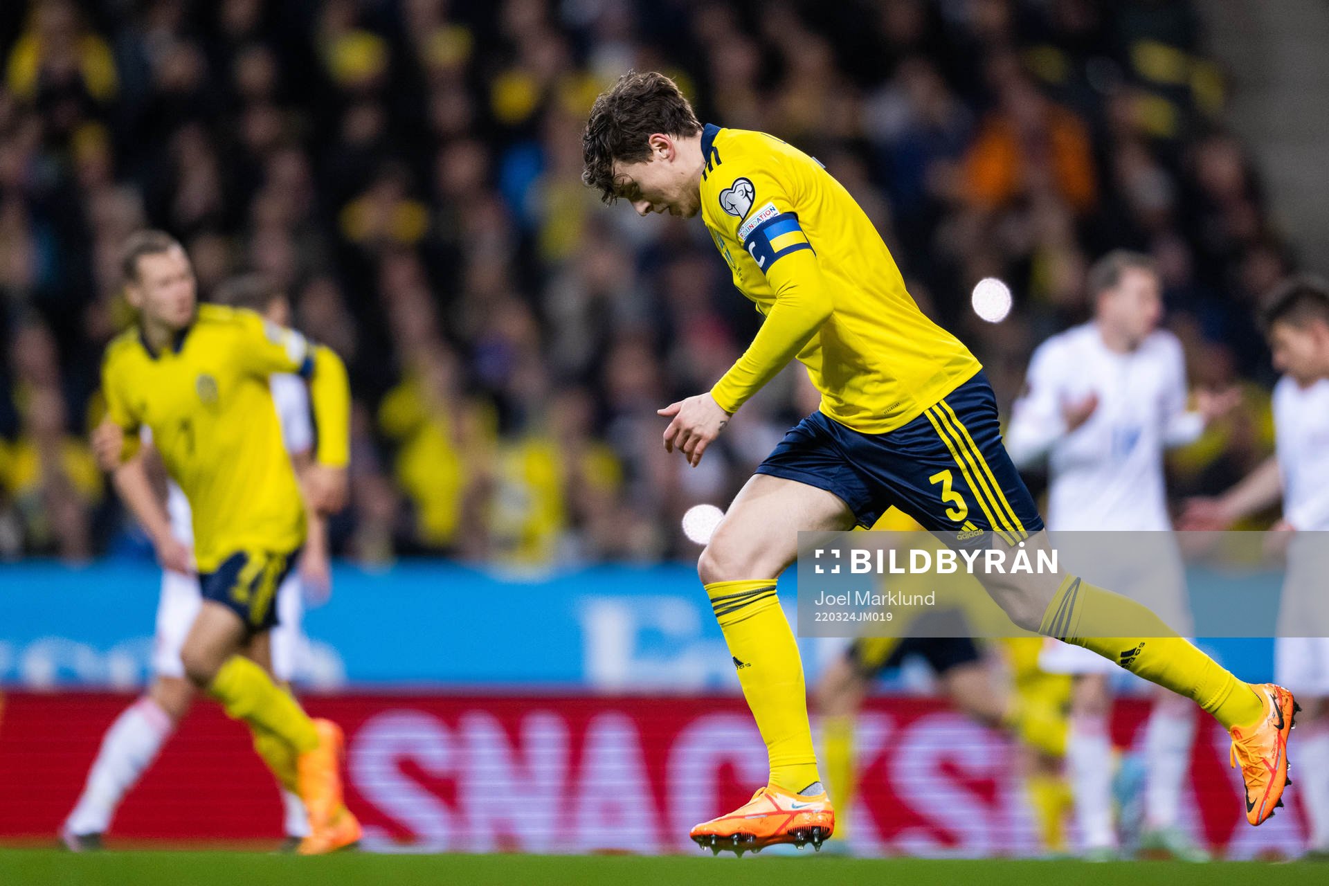 Victor Lindelöf of Sweden with the captains arm band in
