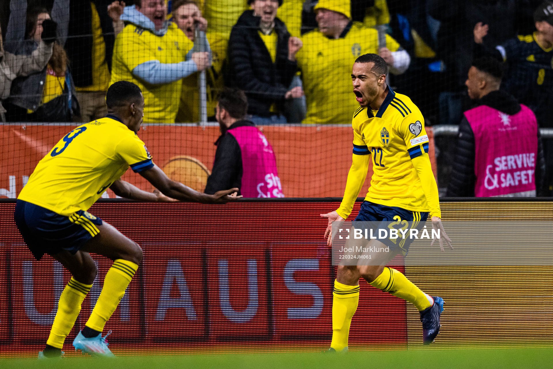 Alexander Isak and Robin Quaison of Sweden celebrate
