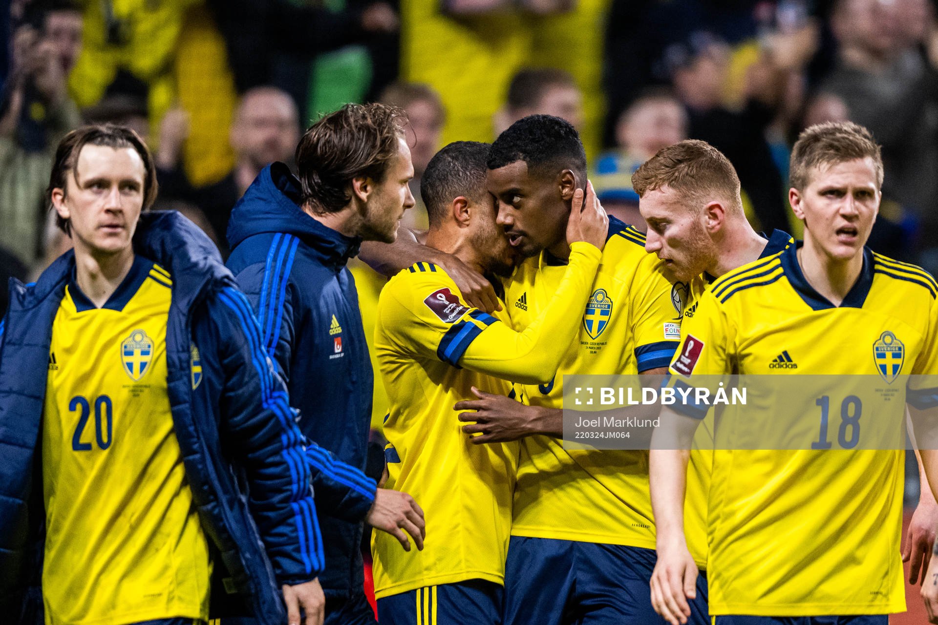 Robin Quaison of Sweden celebrates with team mates