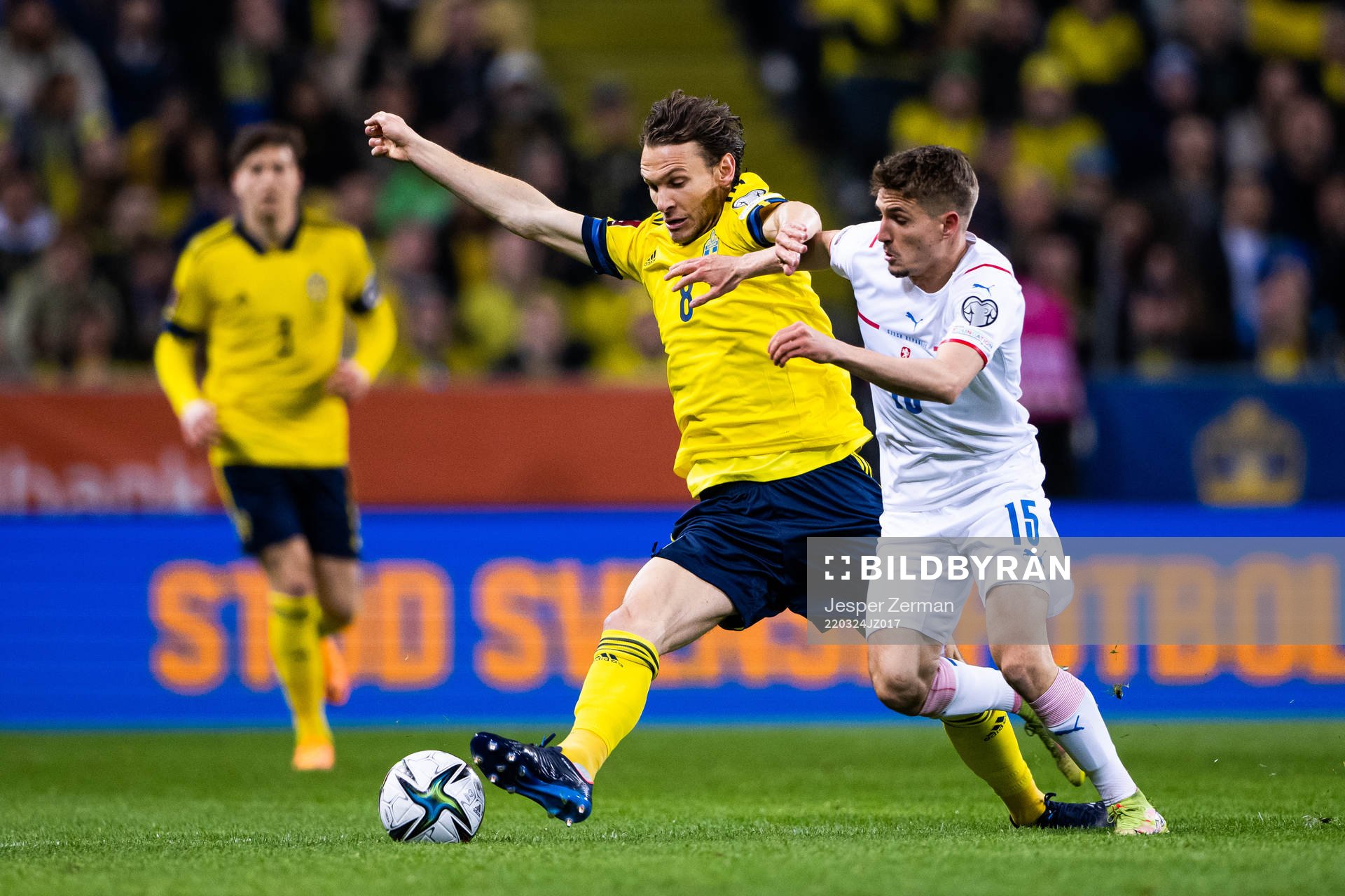Albin Ekdal of Sweden and Michal Sadilek of Czech Republic
