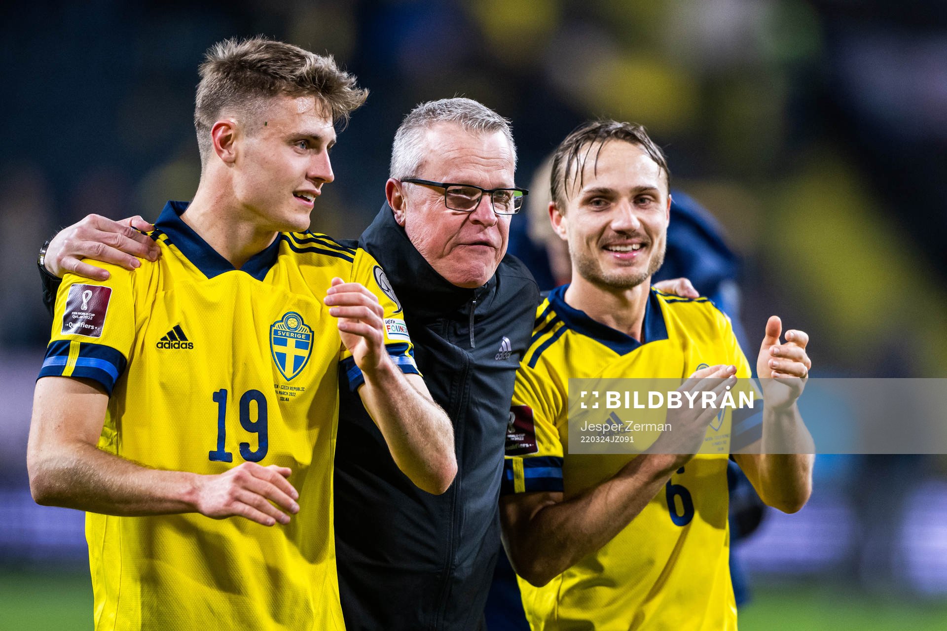 Mattias Svanberg, head coach Janne Andersson and Pierre