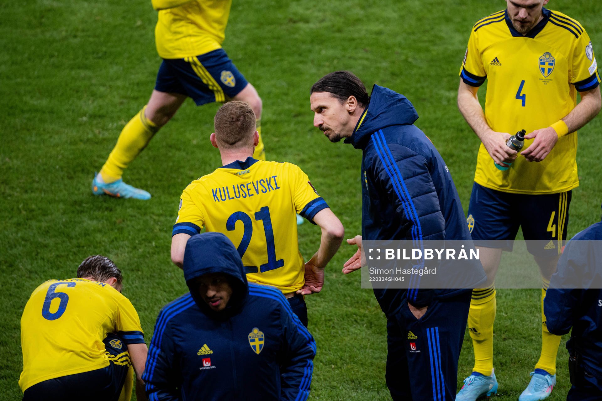 Dejan Kulusevski and Zlatan Ibrahimovic of Sweden