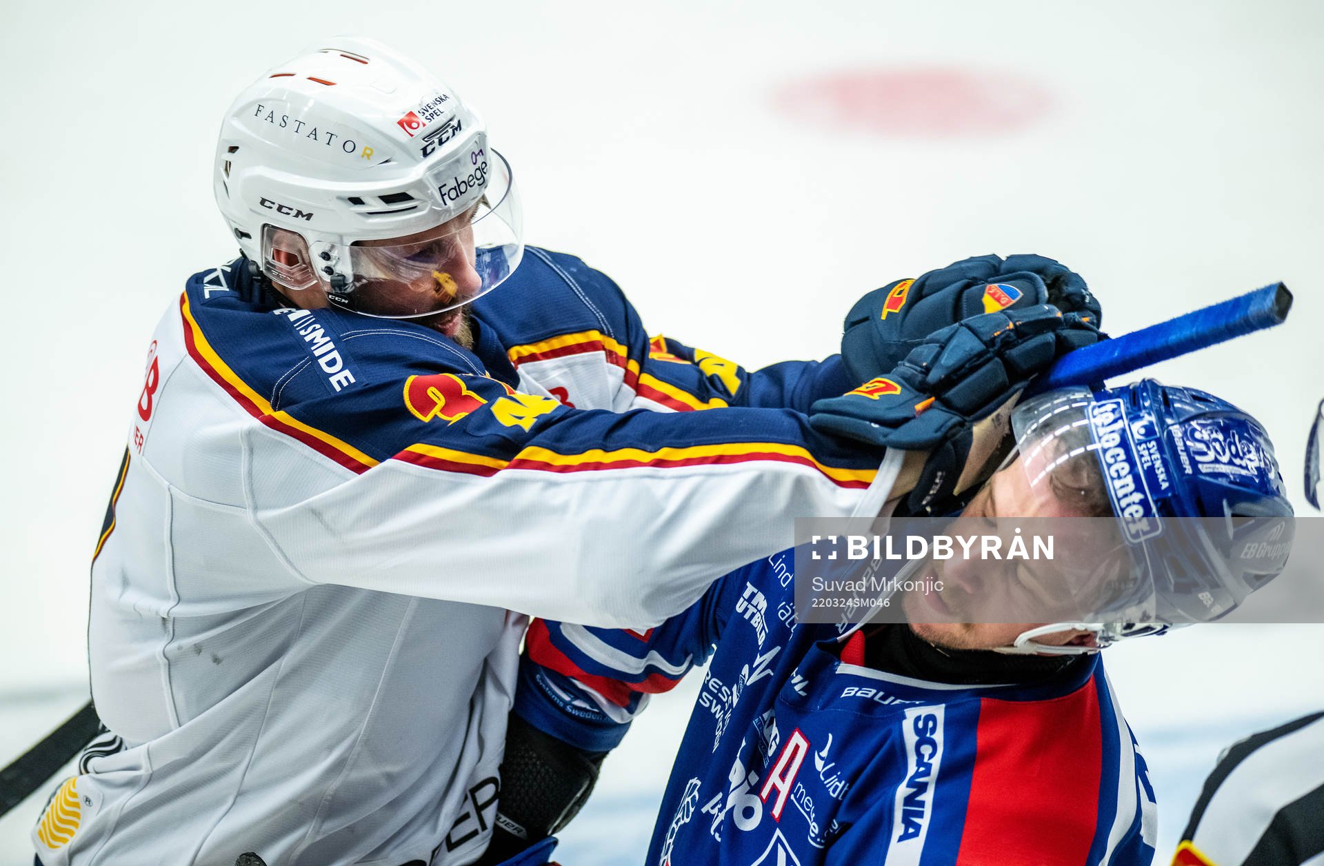 Djurgårdens Dick Axelsson och Oskarshamns Brian Cooper i