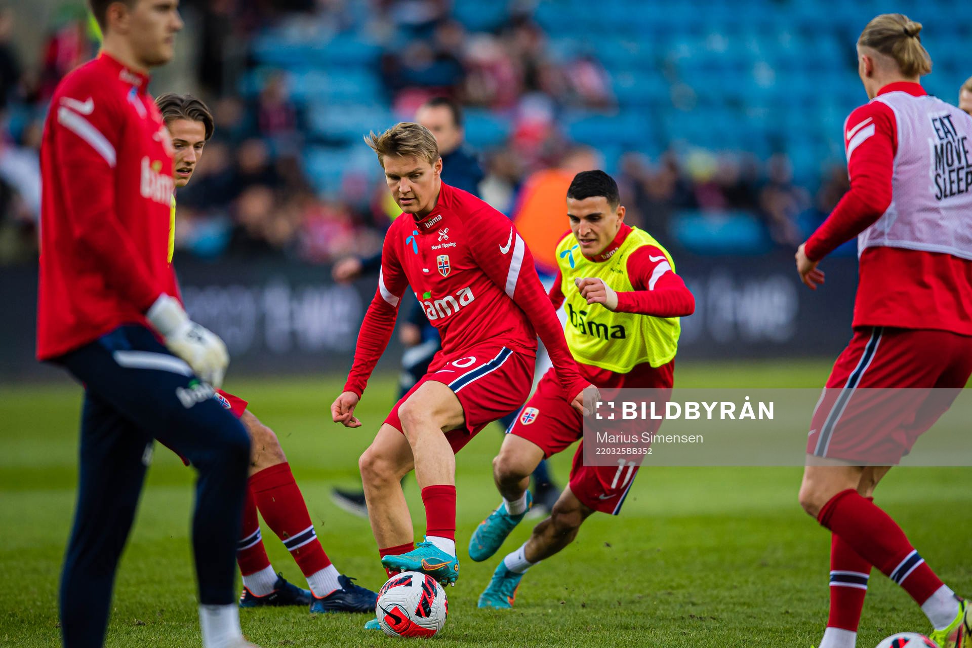 Martin Ødegaard and Mohamed Amine Elyounoussi of Norway