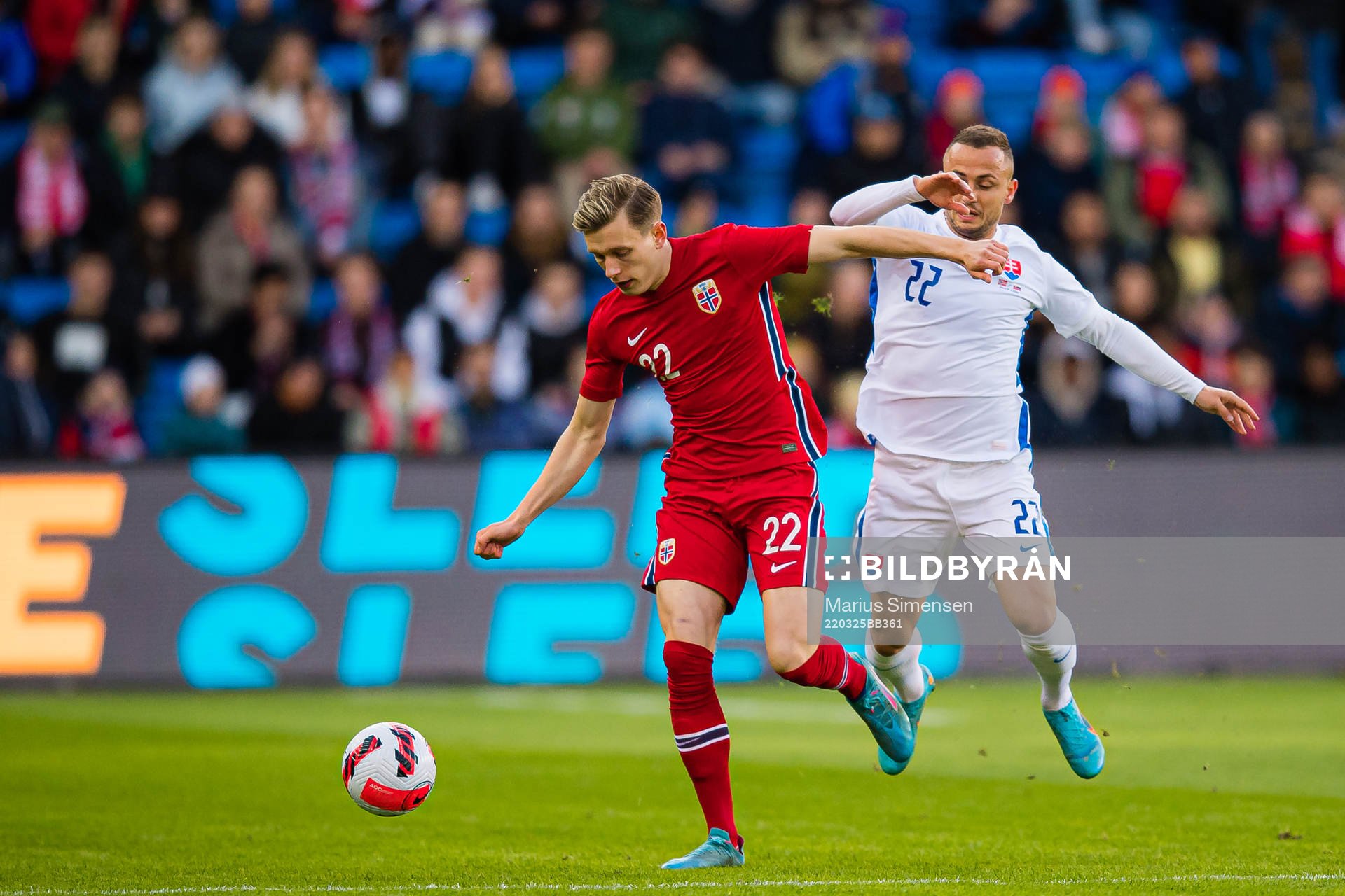 Marcus Holmgren Pedersen of Norway and Stanislav Lobotka of