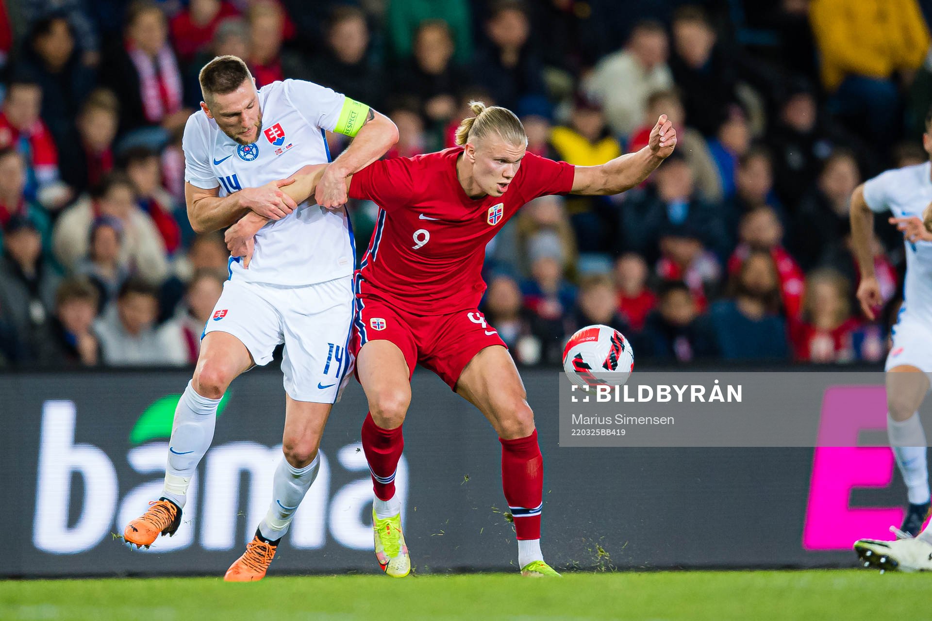Milan Škriniar of Slovakia and Erling Braut Haaland of