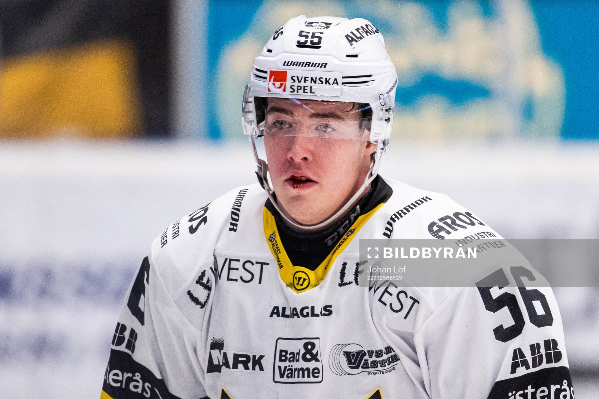 Västerås Alexander Lunsjö blöder från läppen