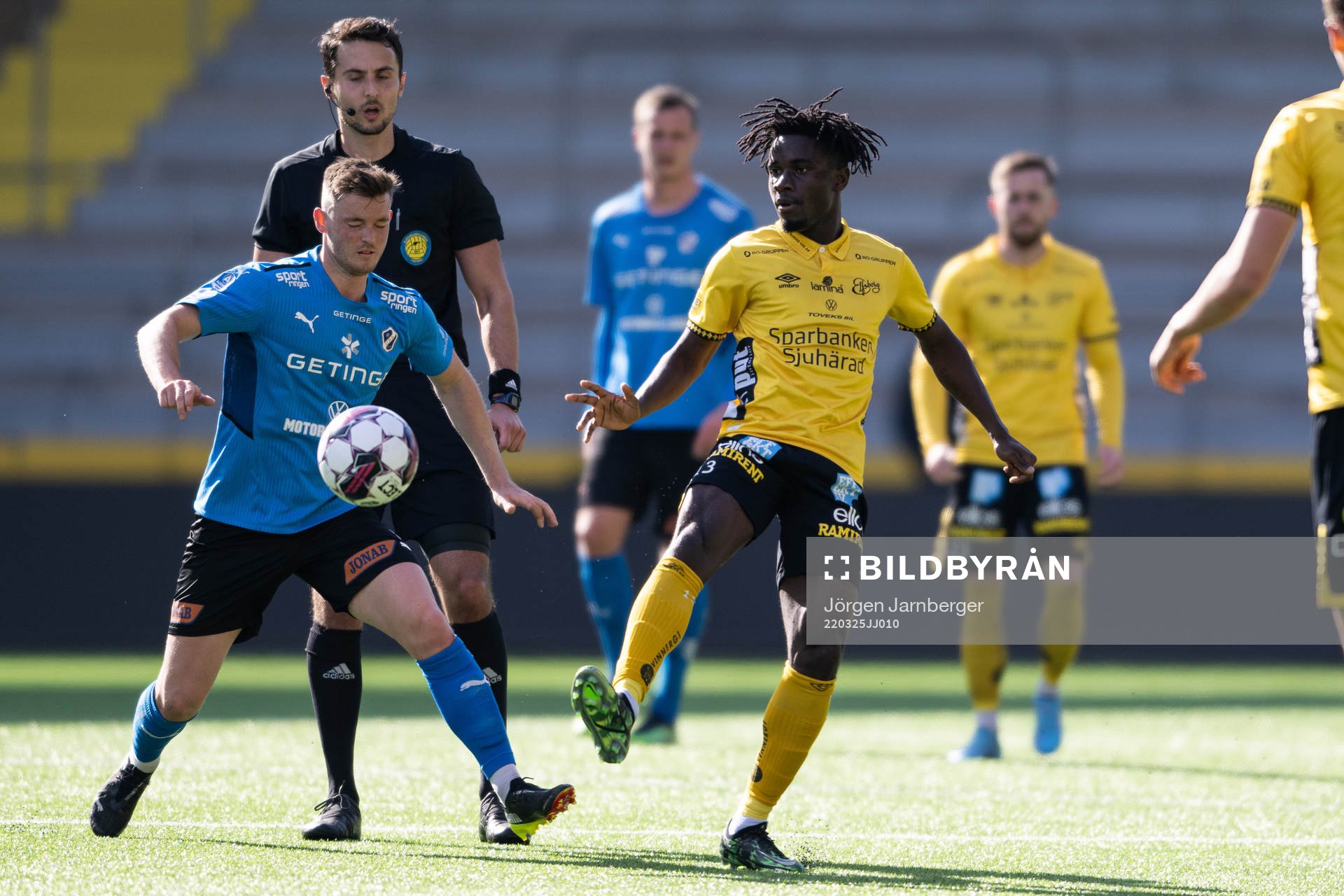Halmstads Jonathan Svedberg och Elfsborgs Michael Baidoo