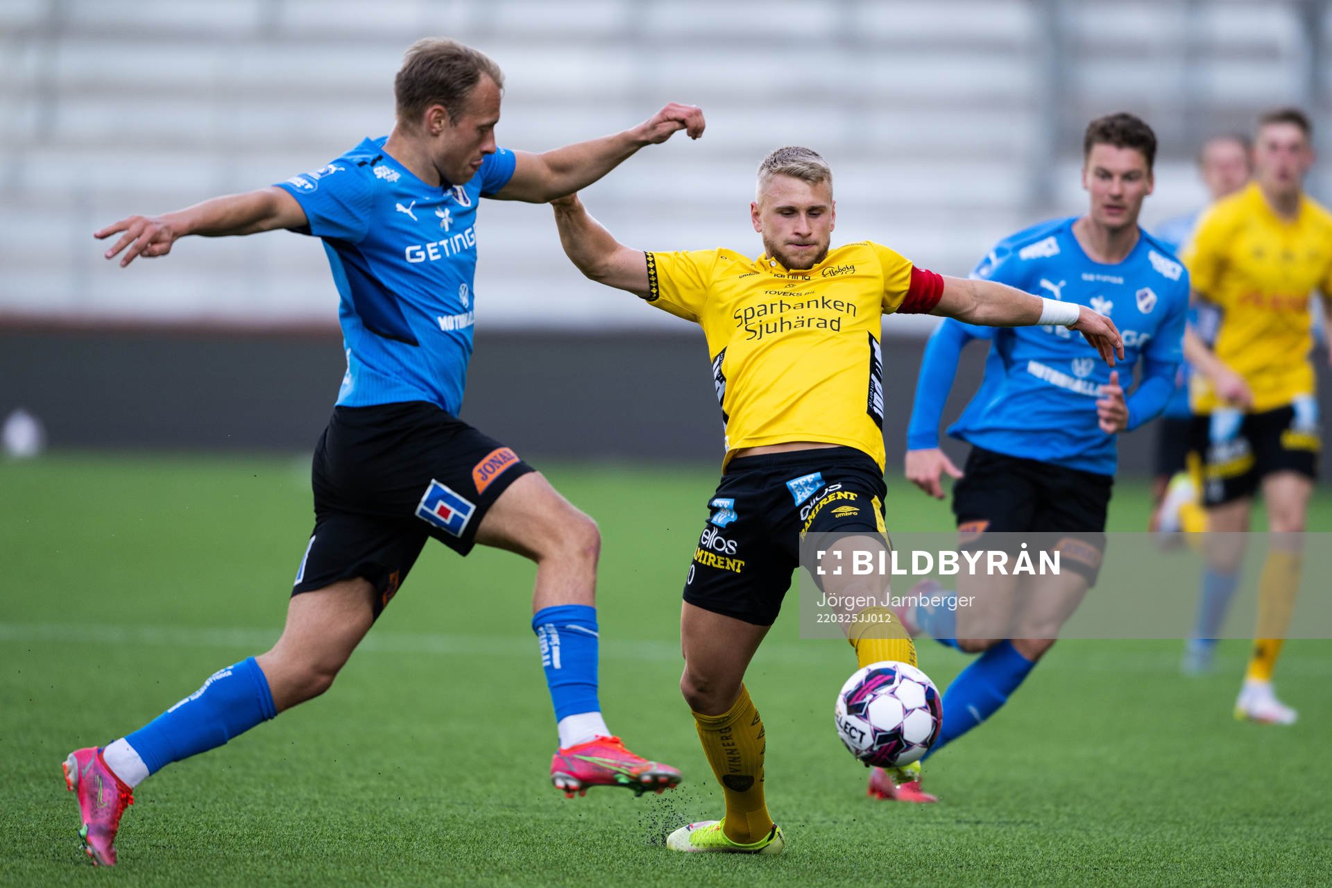 Halmstads Villiam Dahlström och Elfsborgs Simon Strand