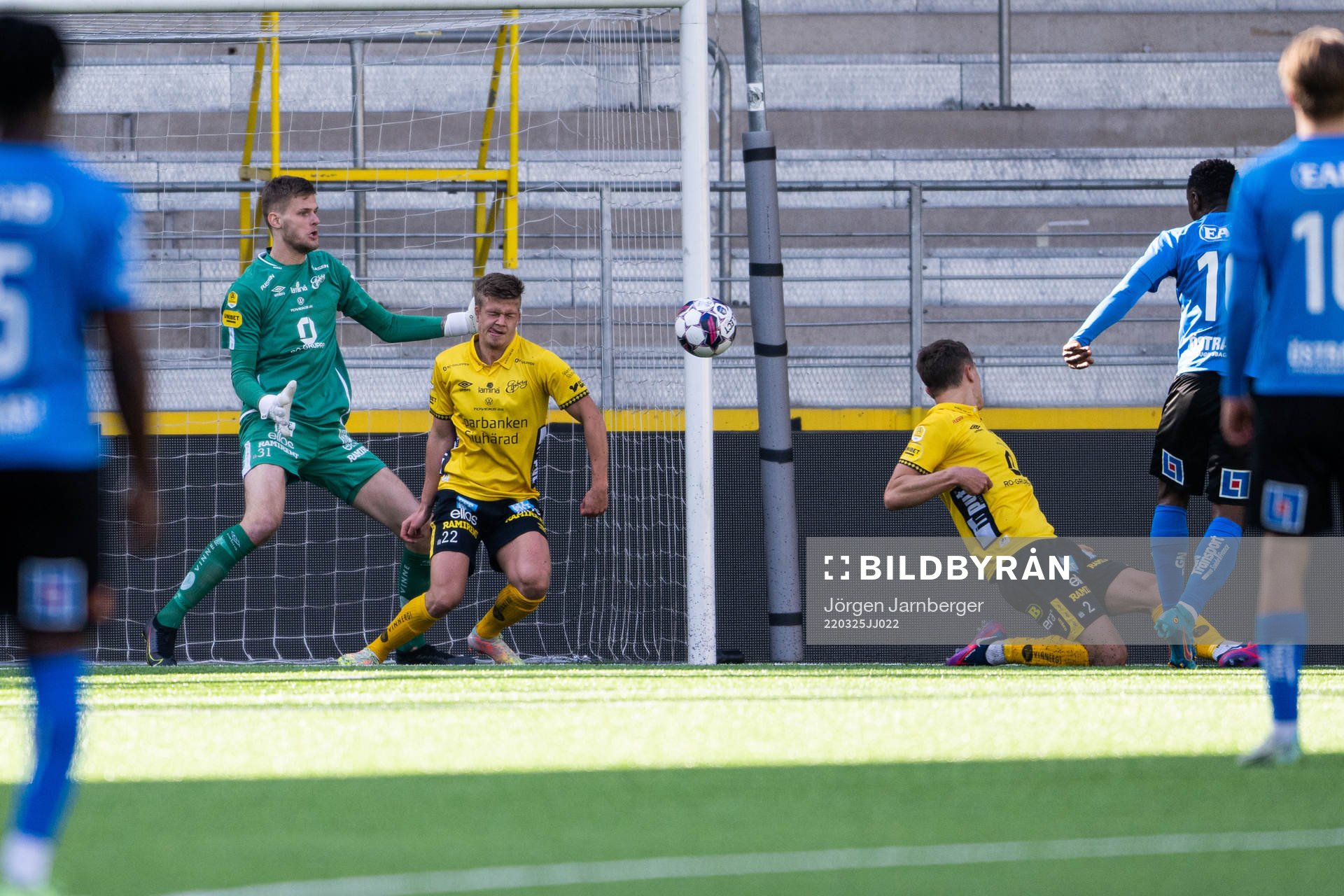 Elfsborgs målvakt Tim Rönning och Kevin Holmén