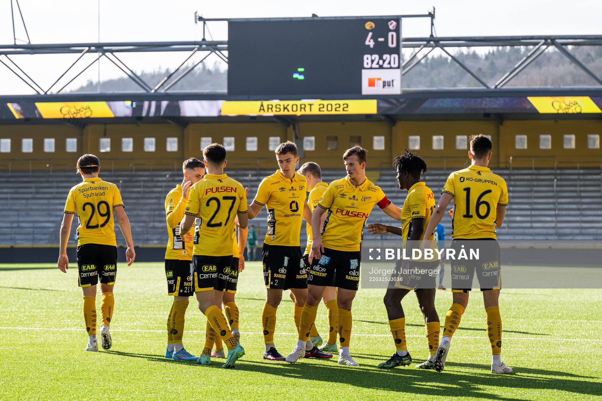 Elfsborgs Michael Baidoo jublar med lagkamrater