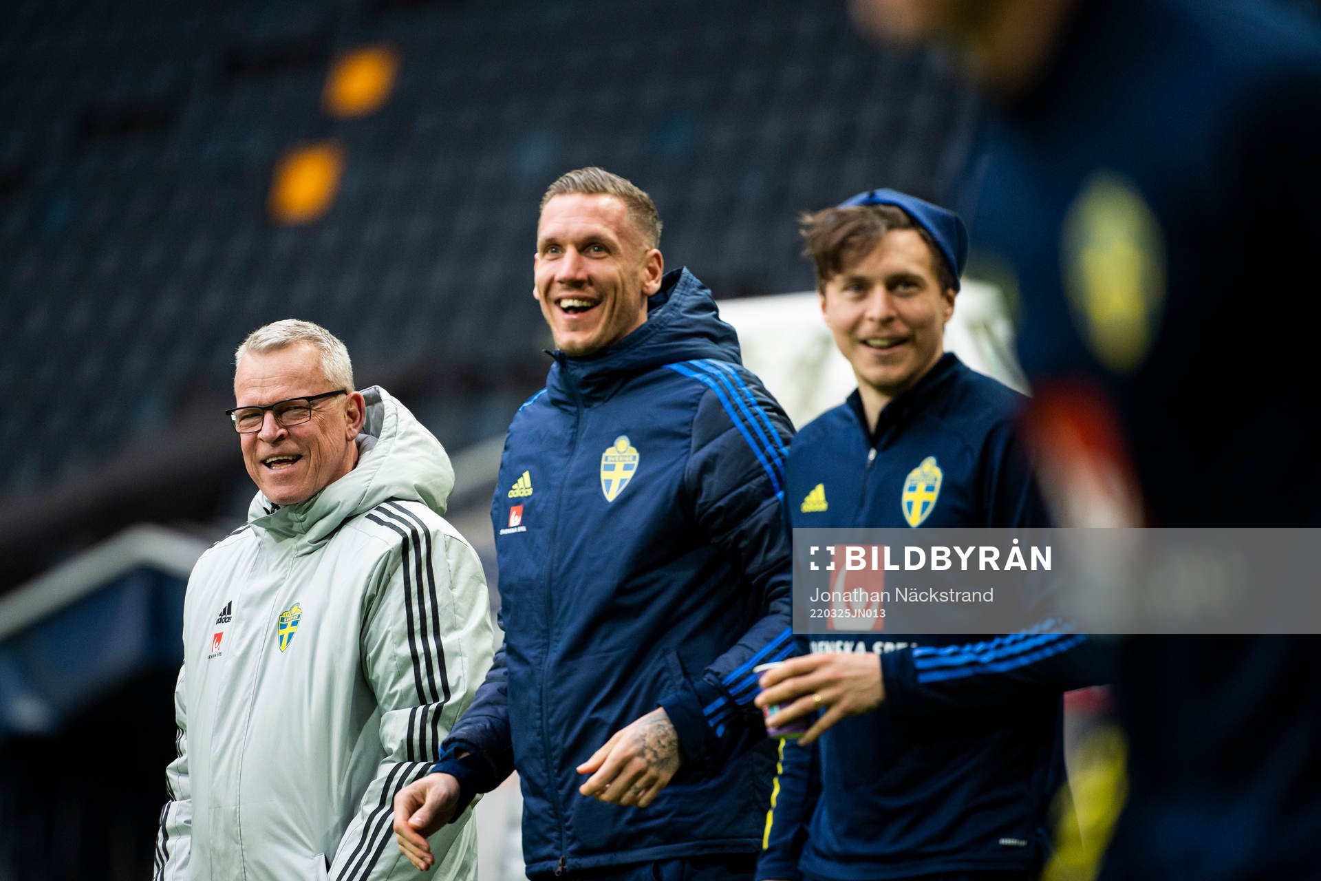 Head coach Janne Andersson, goalkeeper Robin Olsen and