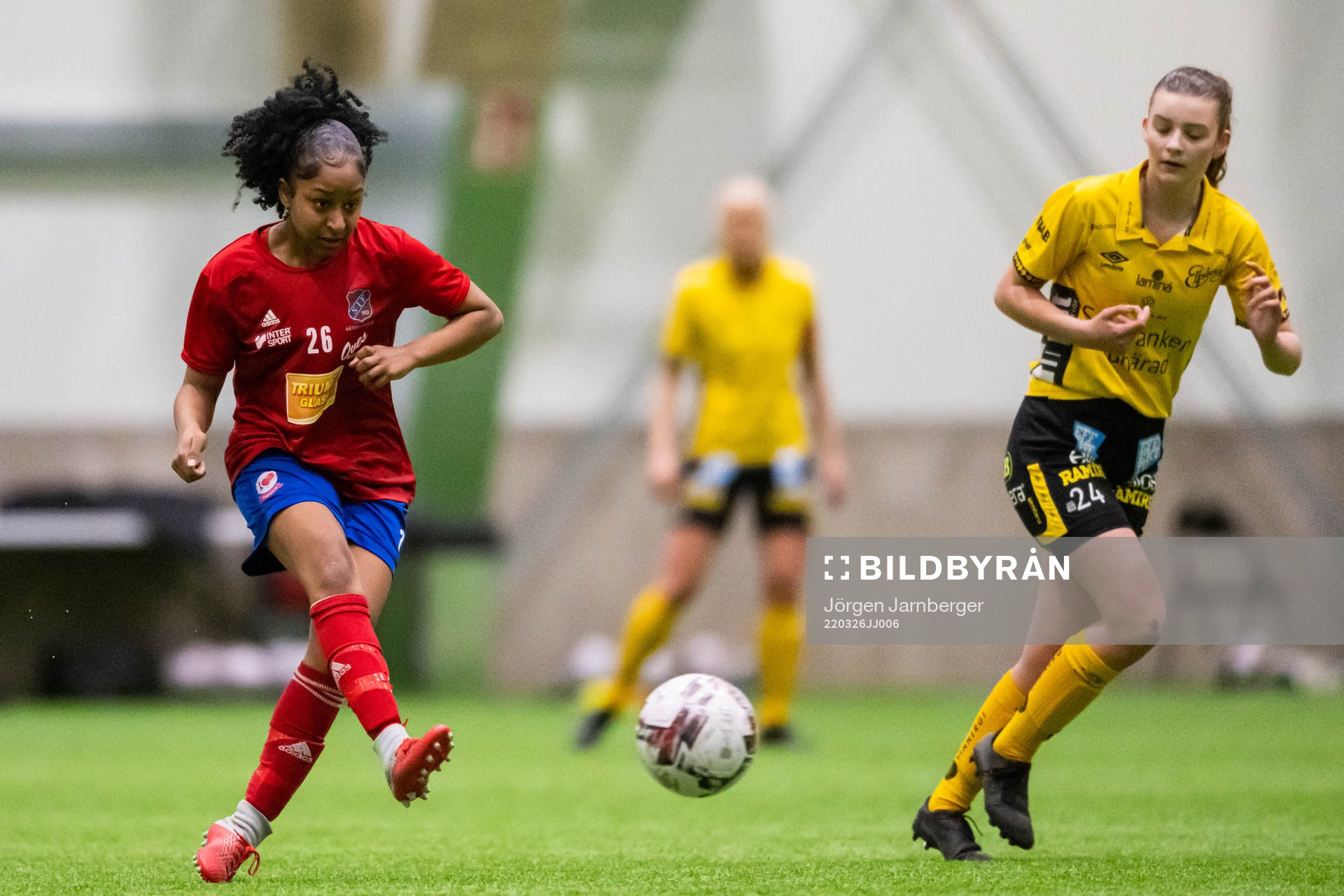 Sävedalens Rahel Yared och Elfsborgs Ida Backlund