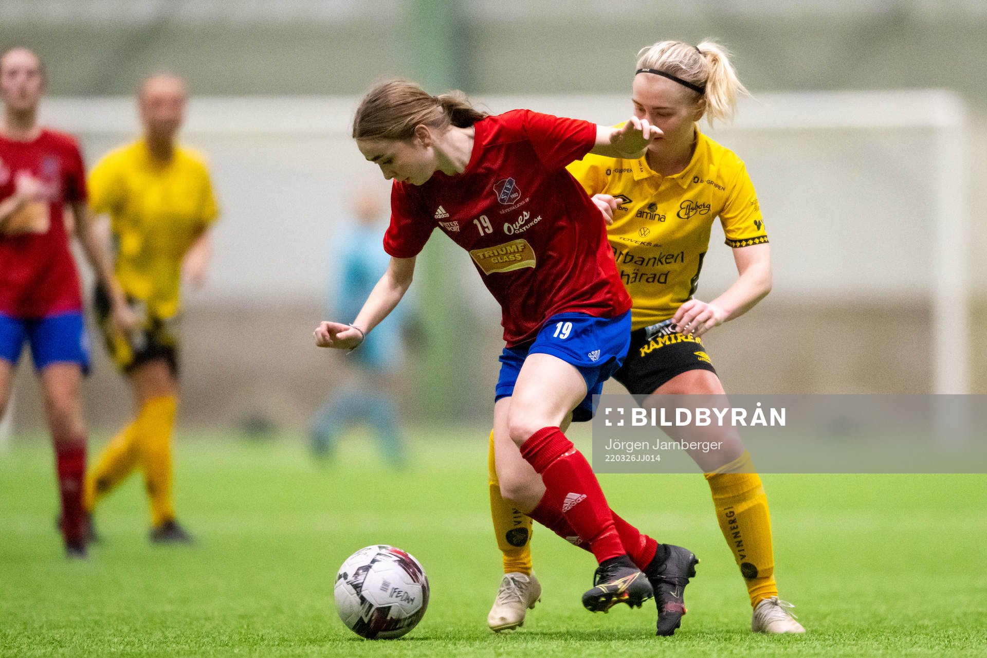 Sävedalens Enni Andersson och Elfsborgs Fanny Johansson