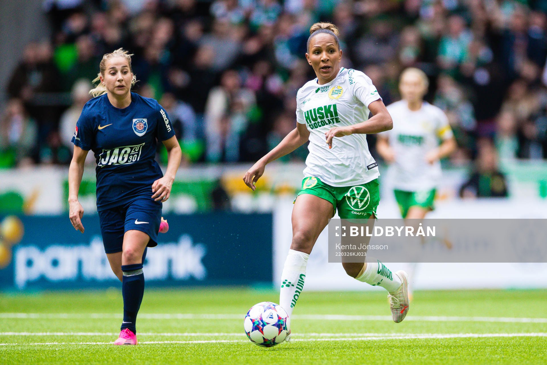 Eskilstunas Felicia Saving och Hammarbys Madelen Janogy