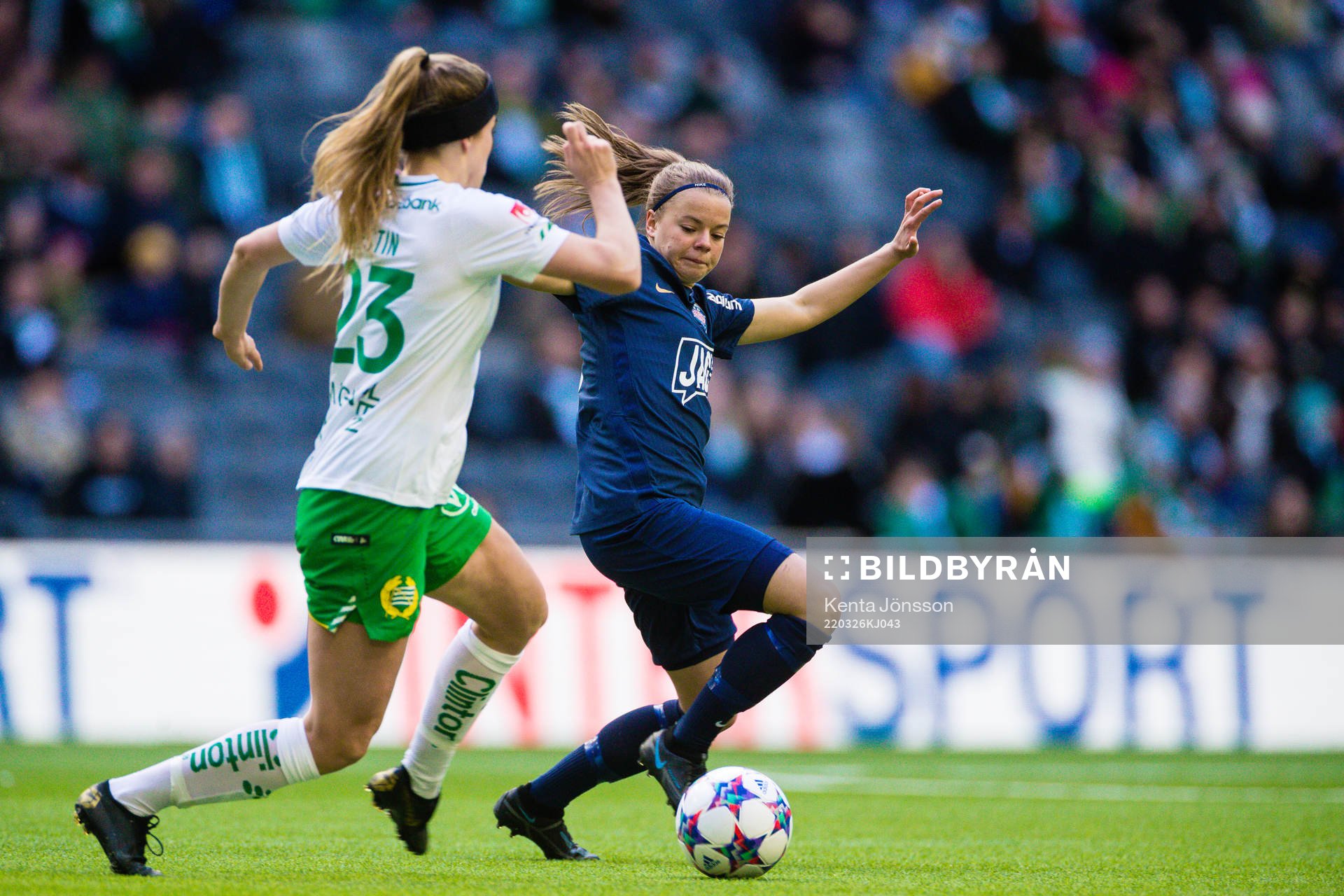 Hammarbys Emma Westin och Eskilstunas Chloe Eriksson
