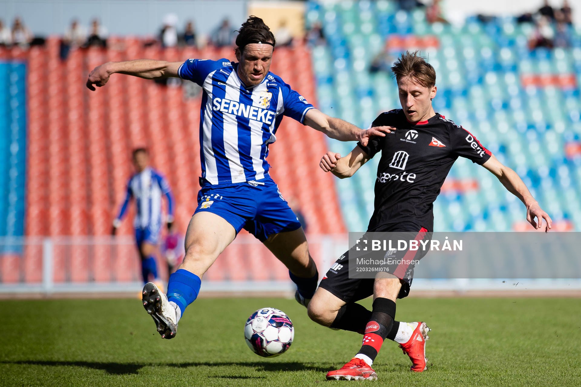 IFK Göteborgs Gustav Svensson och Fredrikstads Adnan Hadzic