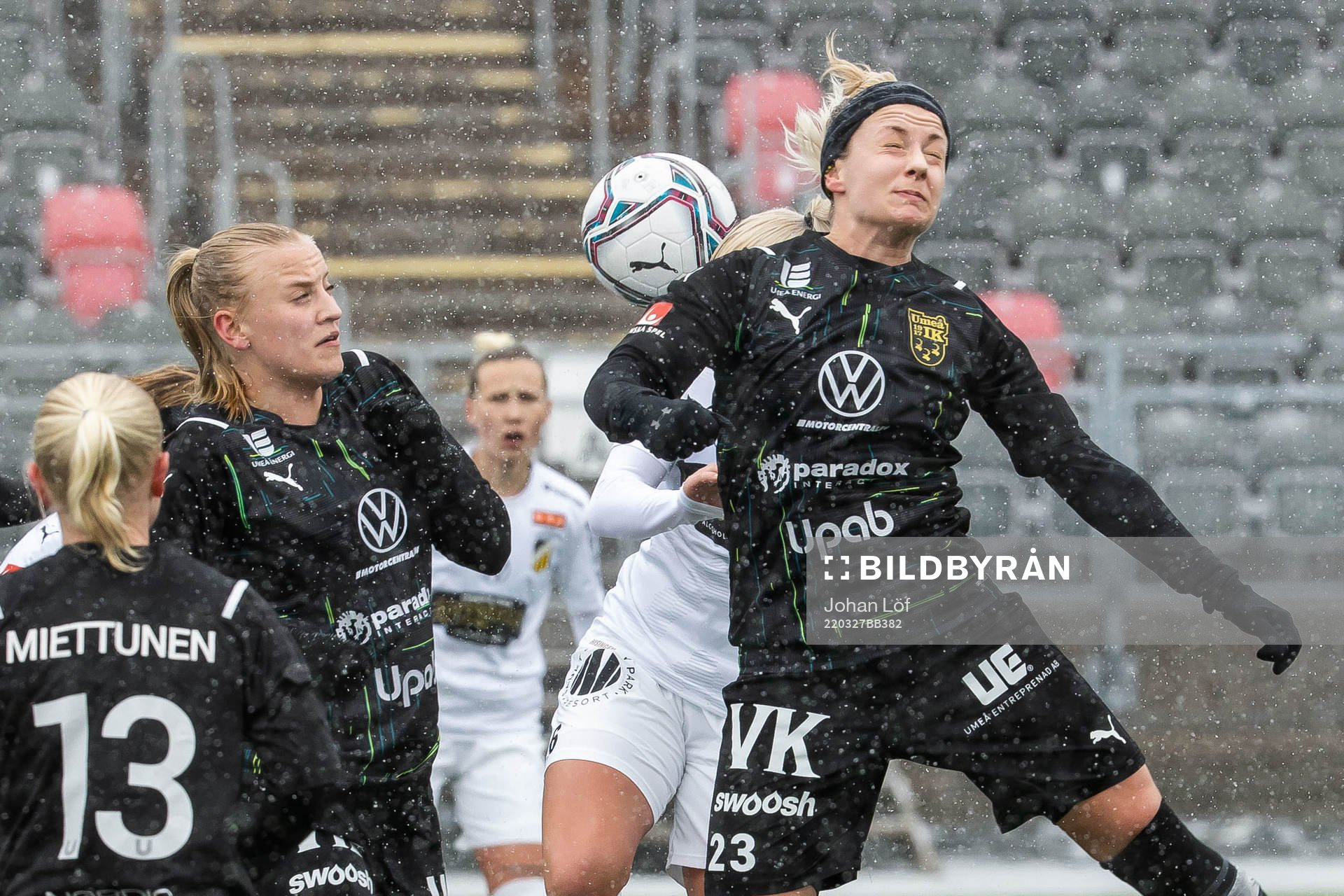 Umeås Emma Åberg Zingmark under fotbollsmatchen i Damallsvenskan mellan Umeå och Häcken den 27 mars 2022 i Umeå. 