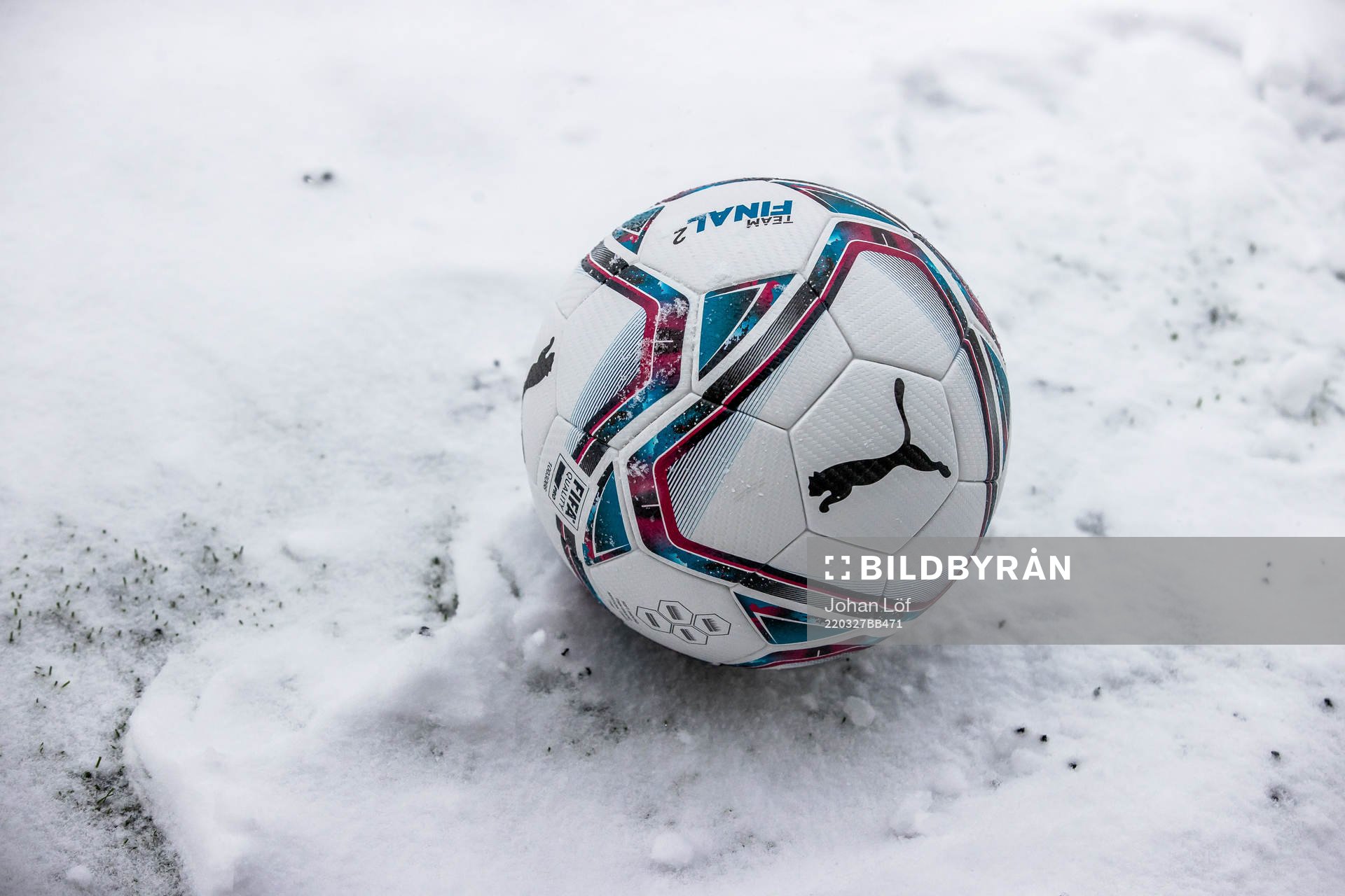 Fotboll i snön