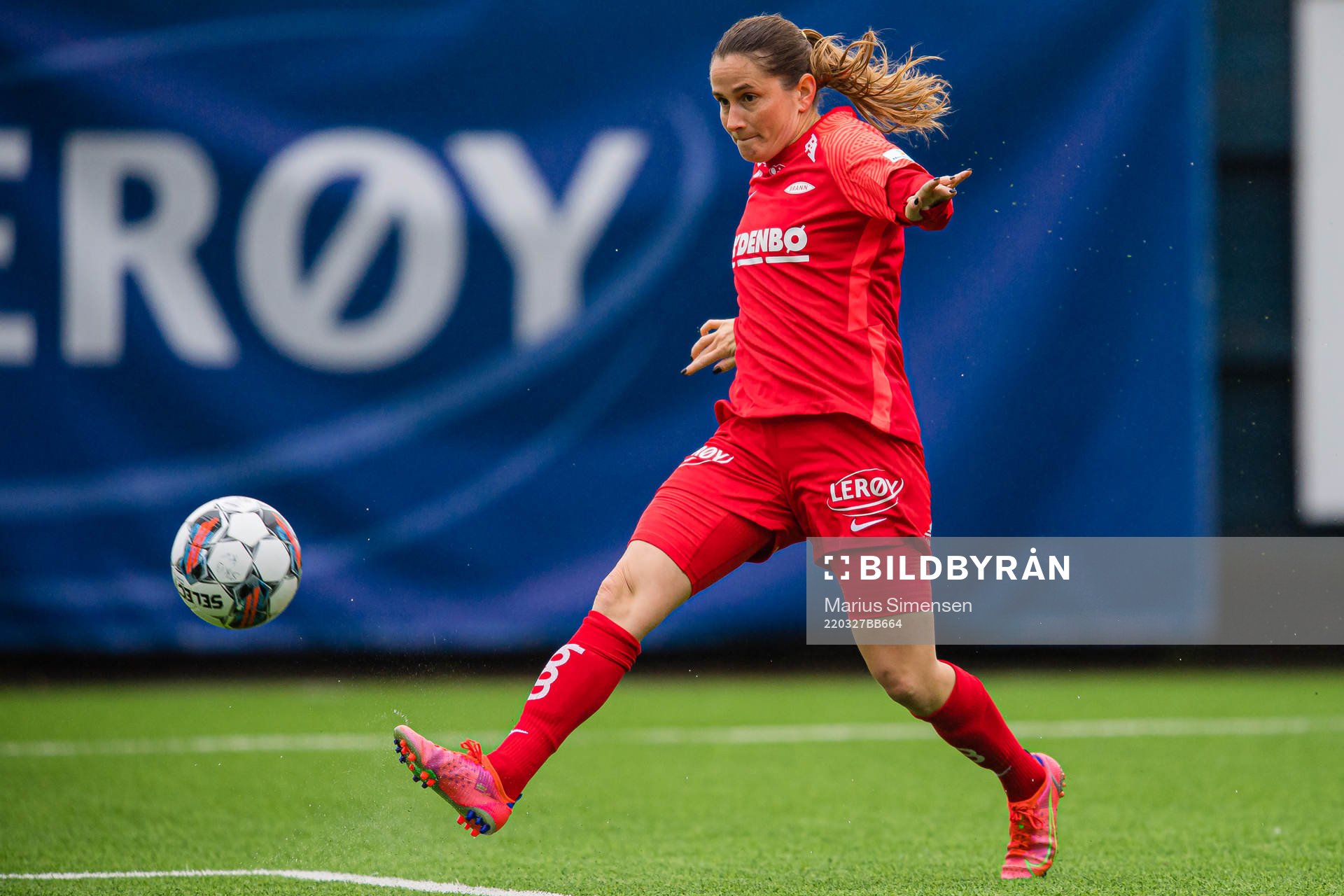 Ingrid Ryland of Brann scores the 6-0 goal