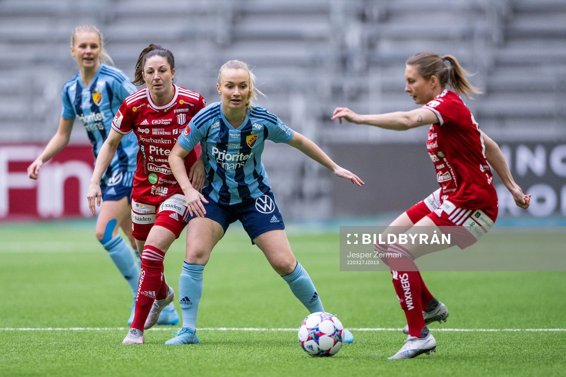 Piteås Josefin Johansson och Djurgårdens Tove Almqvist