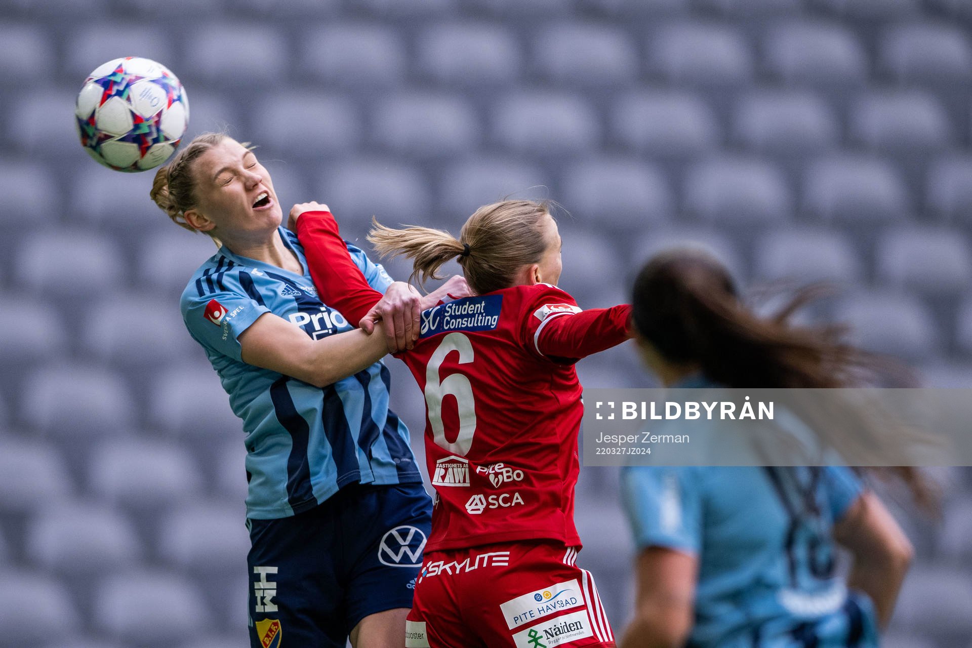 Djurgårdens Sara Olai och Piteås Sofia Wännerdahl