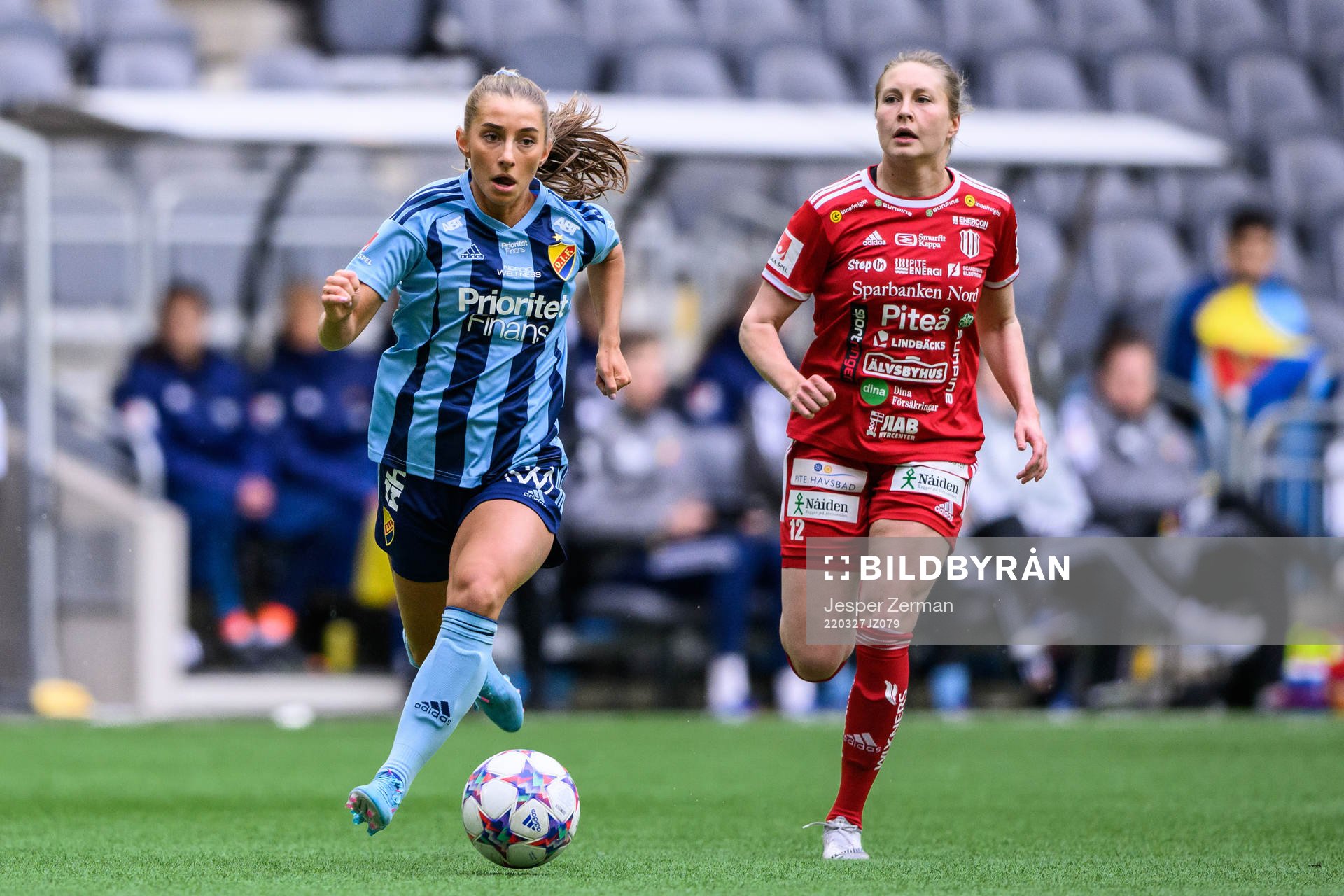 Djurgårdens Tilde Lindwall och Piteås Fanny Andersson
