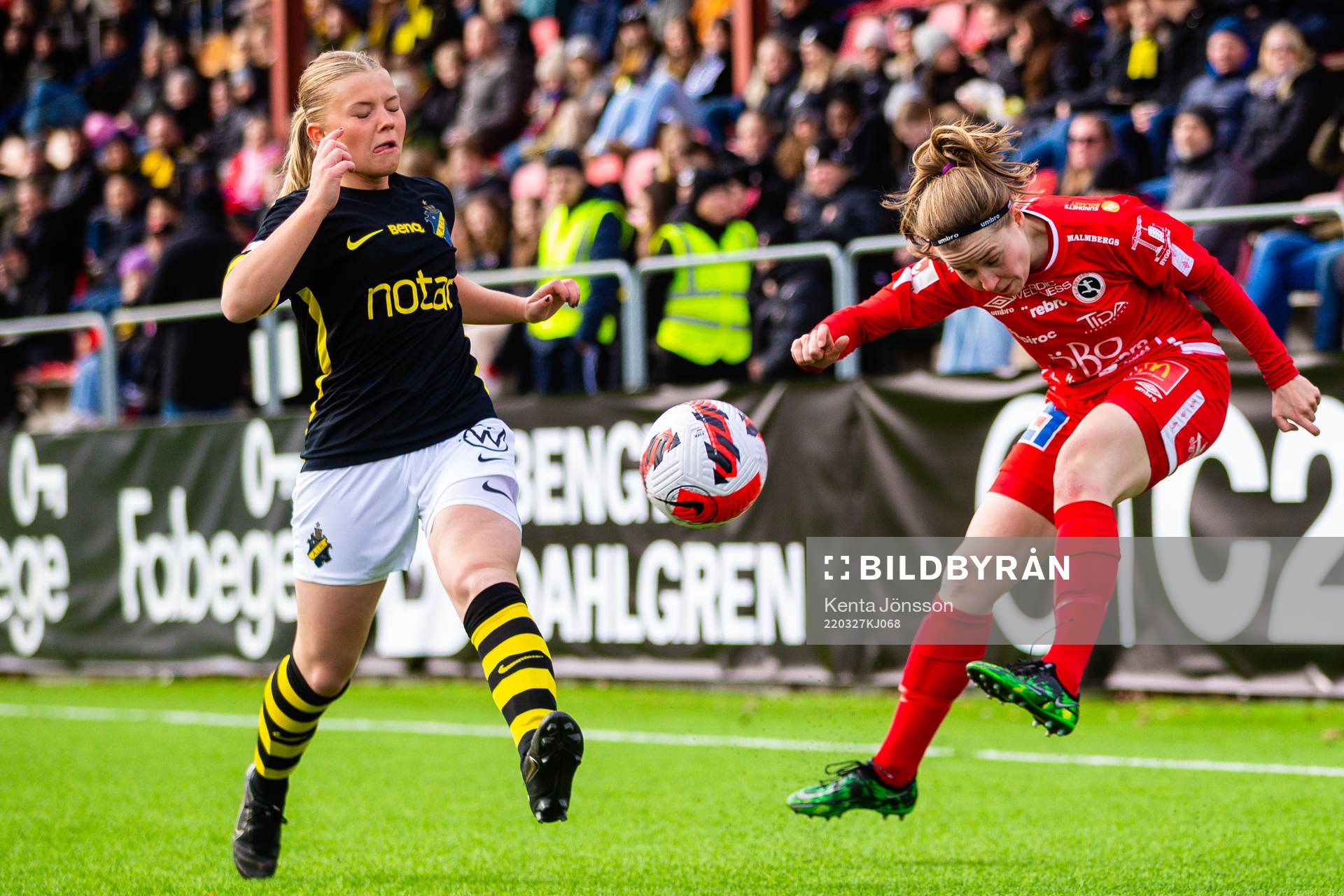 s Johanna Lindell och Örebros Heidi Kollanen