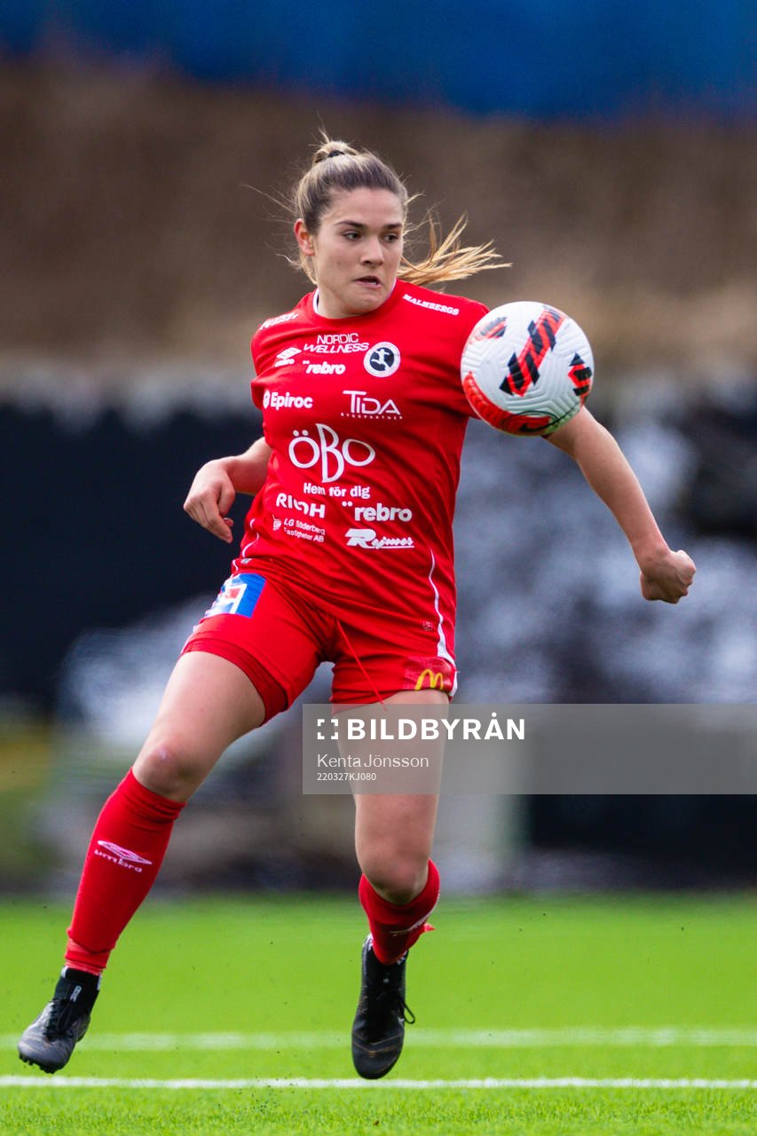 Örebros Carly Wickenheiser
