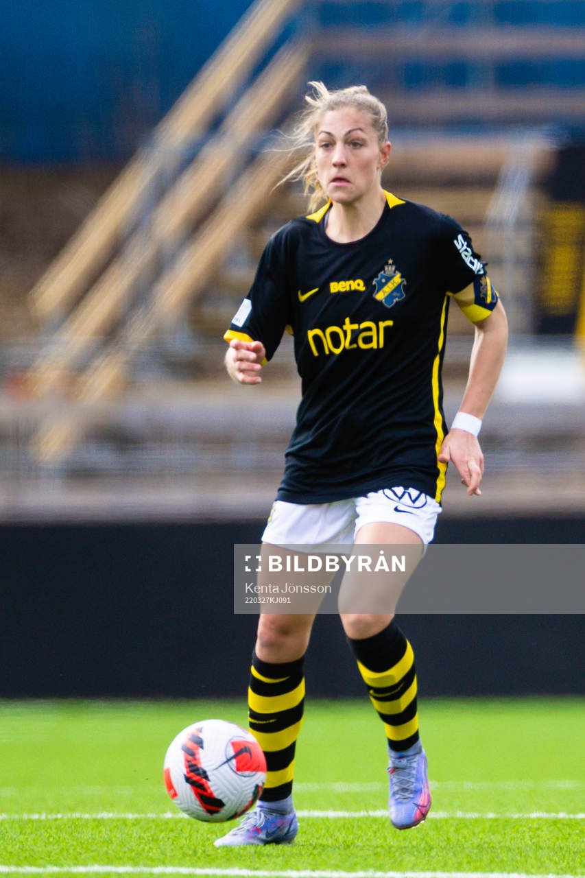 s Hannah Davison