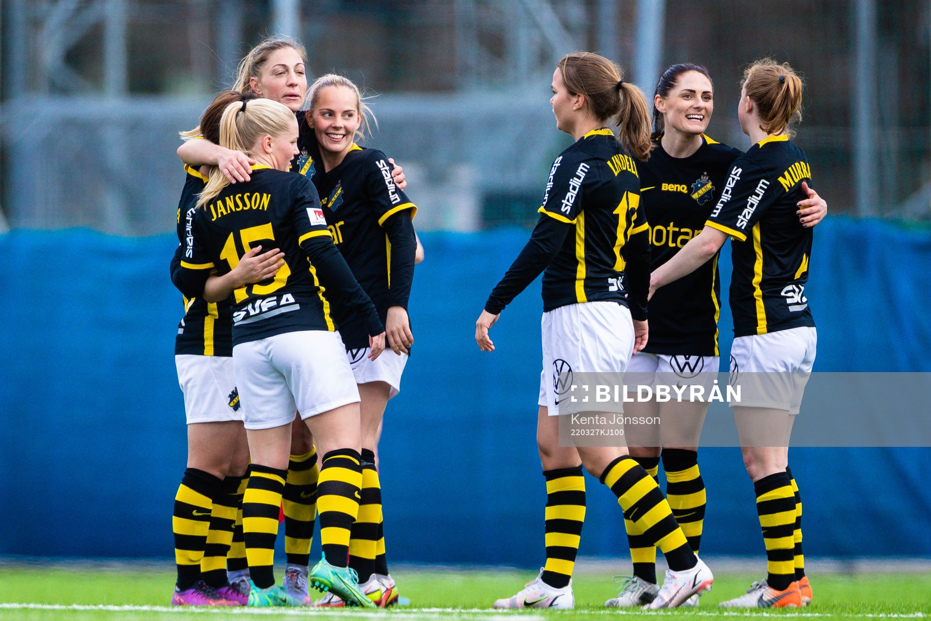 s Emelie Jansson, Hannah Davison, Agnes Nyberg, Johanna