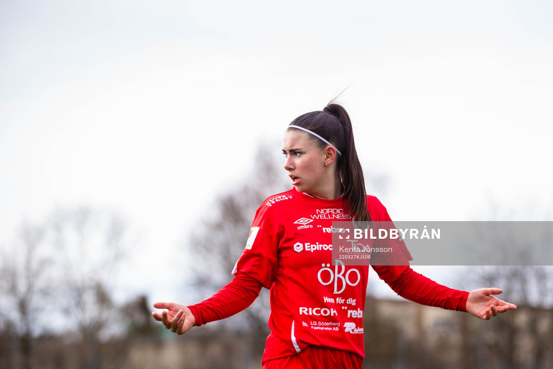 Örebros Emilia Pelgander reagerar
